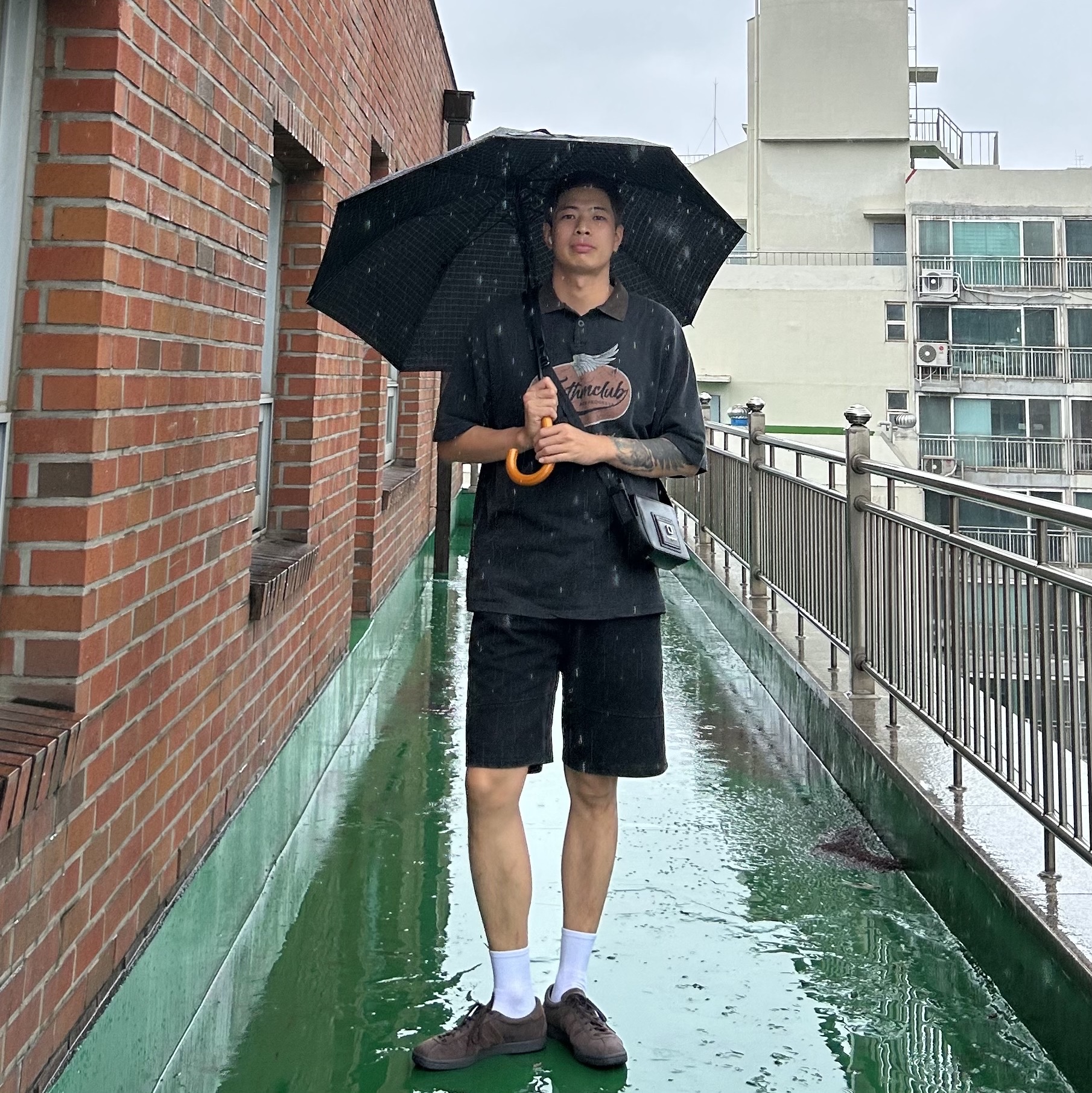 Adidas Tobacco Gruen Dark Brown, Wooyoungmi Square Mini Bag Black 착용 스타일