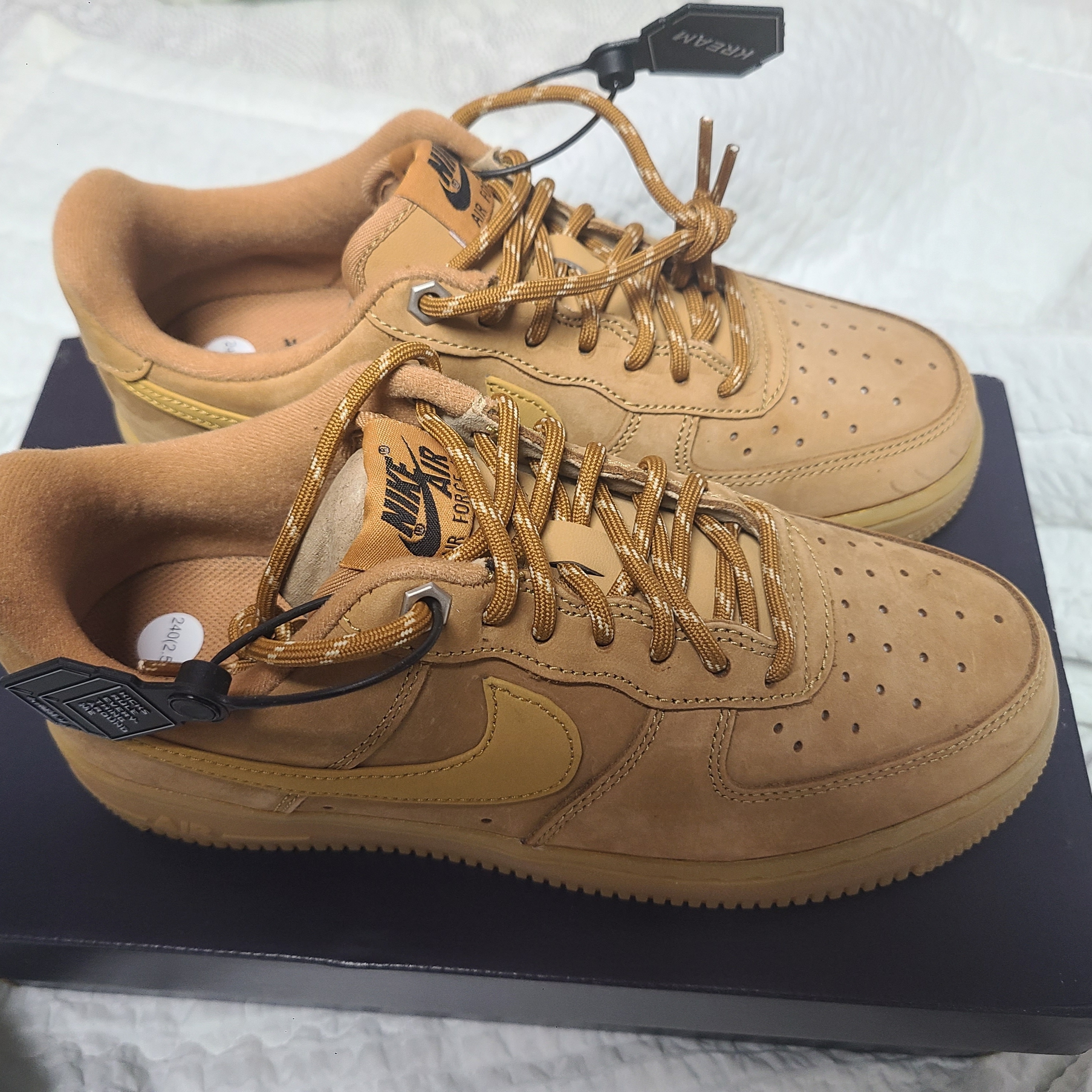Nike Air Force 1 '07 WB Flax 착용 스타일