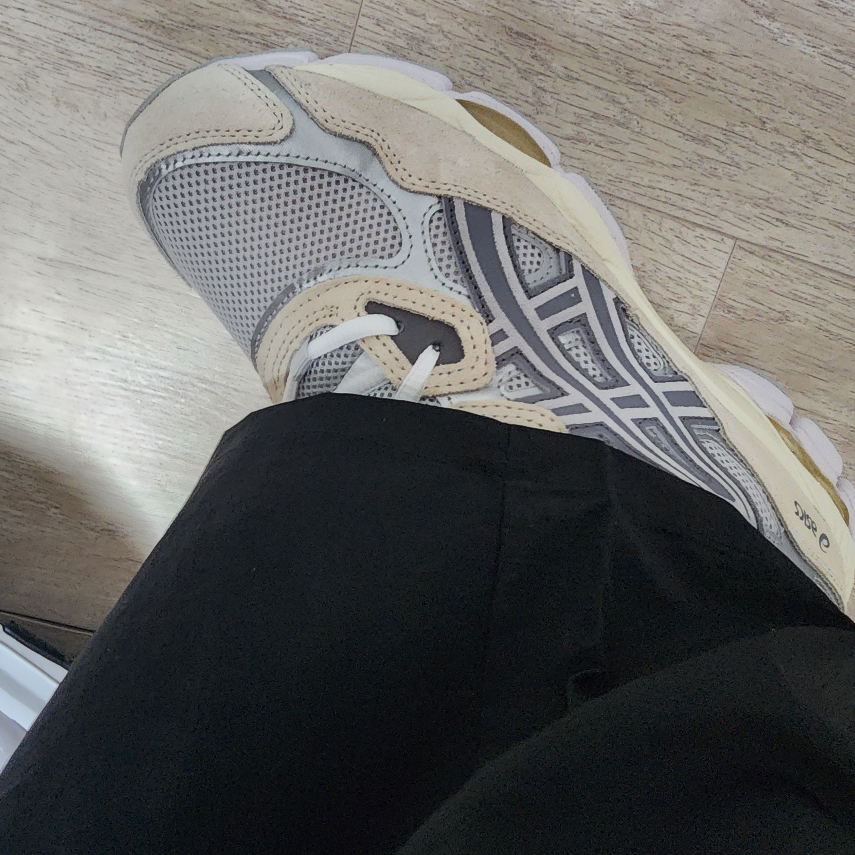 Asics Gel-NYC Concrete Oatmeal 착용 스타일 - 1