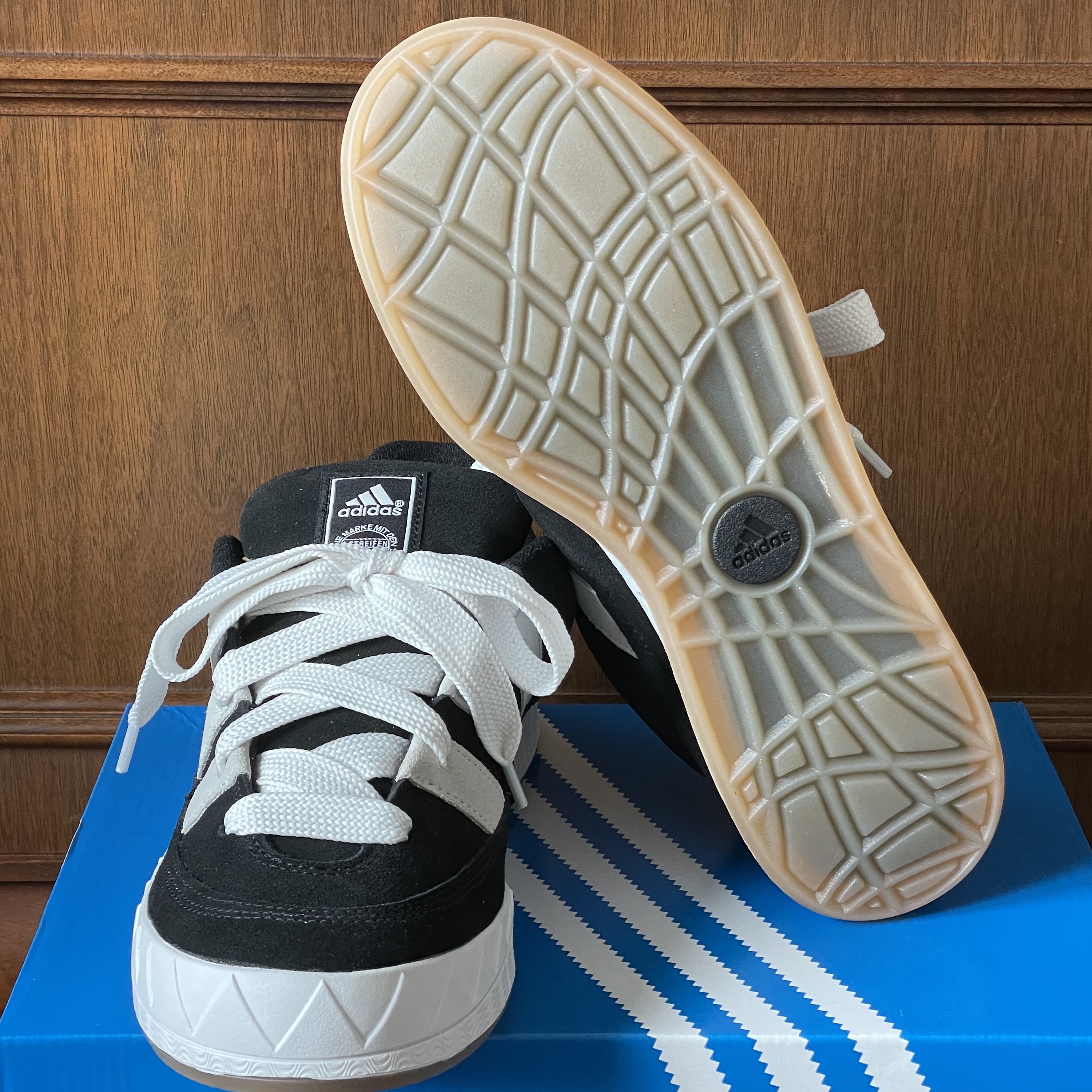 Adidas Adimatic Core Black 착용 스타일 - 5
