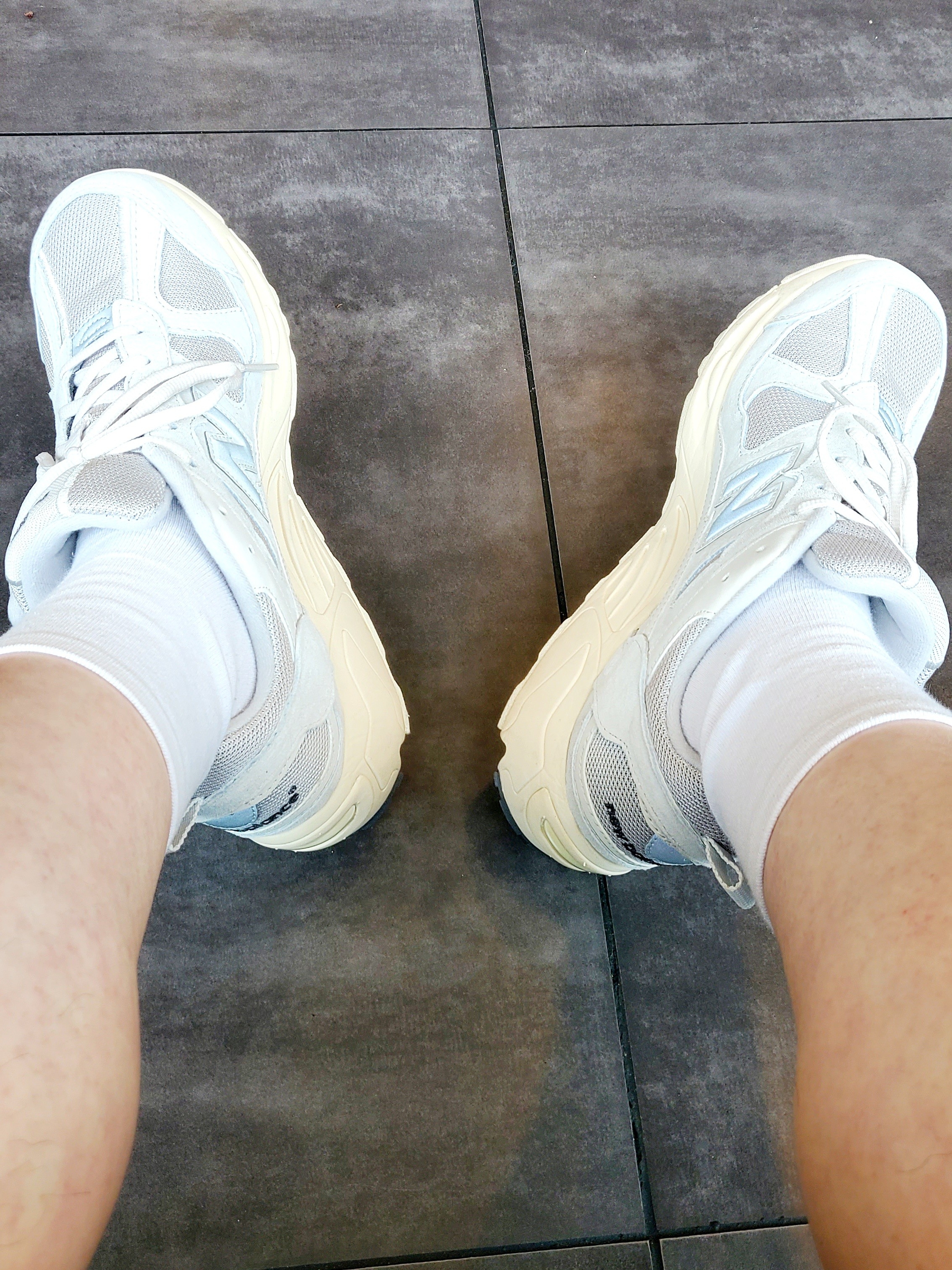 New Balance 878 Light Gray 착용 스타일 - 2