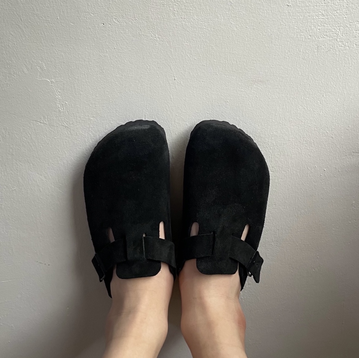 Birkenstock Boston Soft Footbed Suede Leather Black - Narrow 착용 스타일 - 2