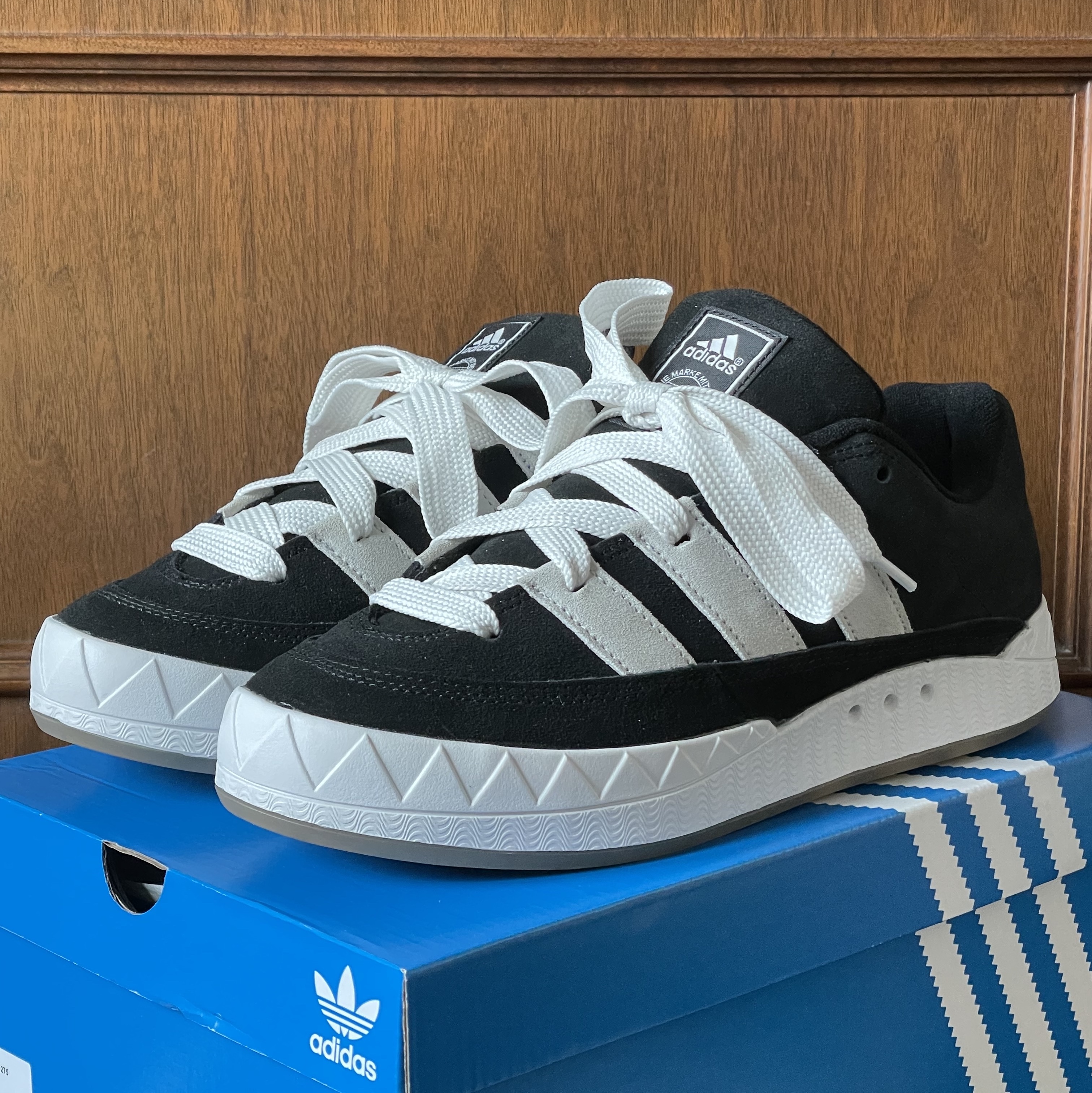 Adidas Adimatic Core Black 착용 스타일 - 2