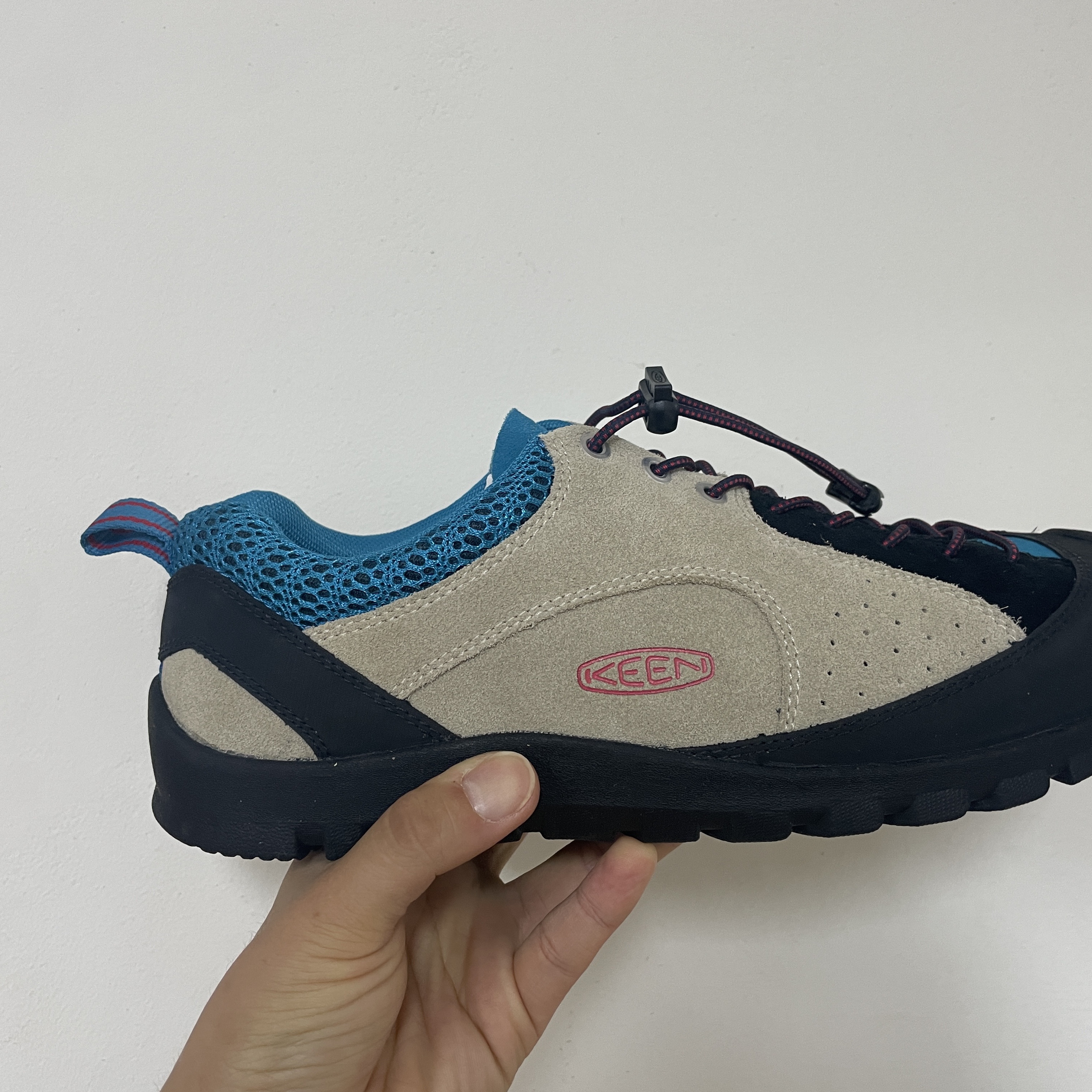 Keen Jasper Rocks SP Sneakers Beige 착용 스타일