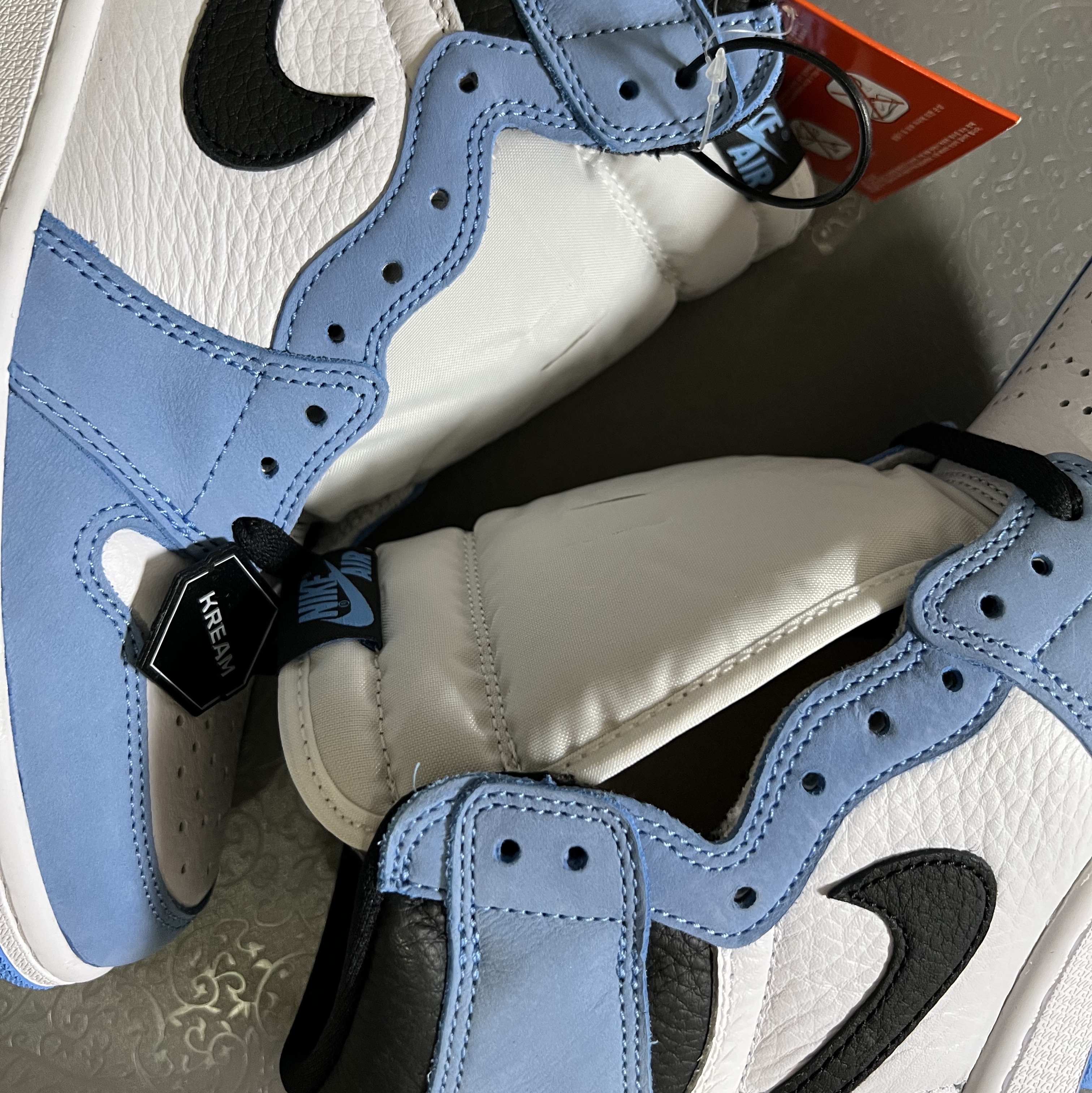 Jordan 1 Retro High OG University Blue 착용 스타일