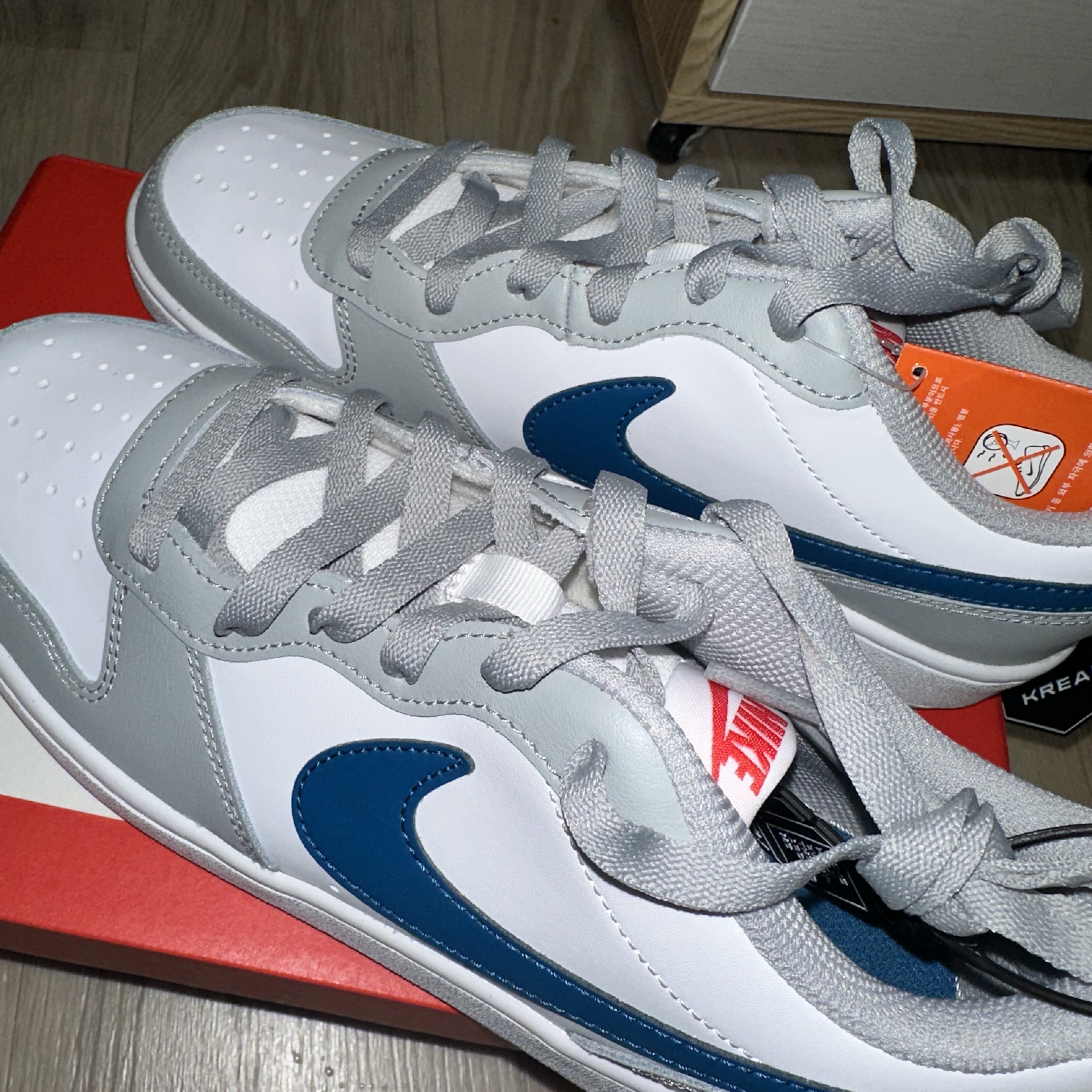 (GS) Nike Court Borough Low 2 Light Smoke Grey 착용 스타일 - 2