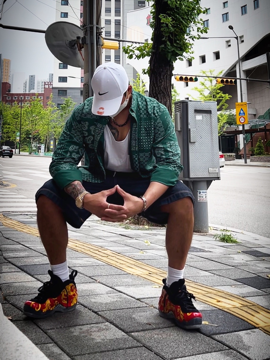 Supreme Paisley Grid Shirt Black - 20SS, Nike x Supreme Air Foamposite One Red 착용 스타일 - 2