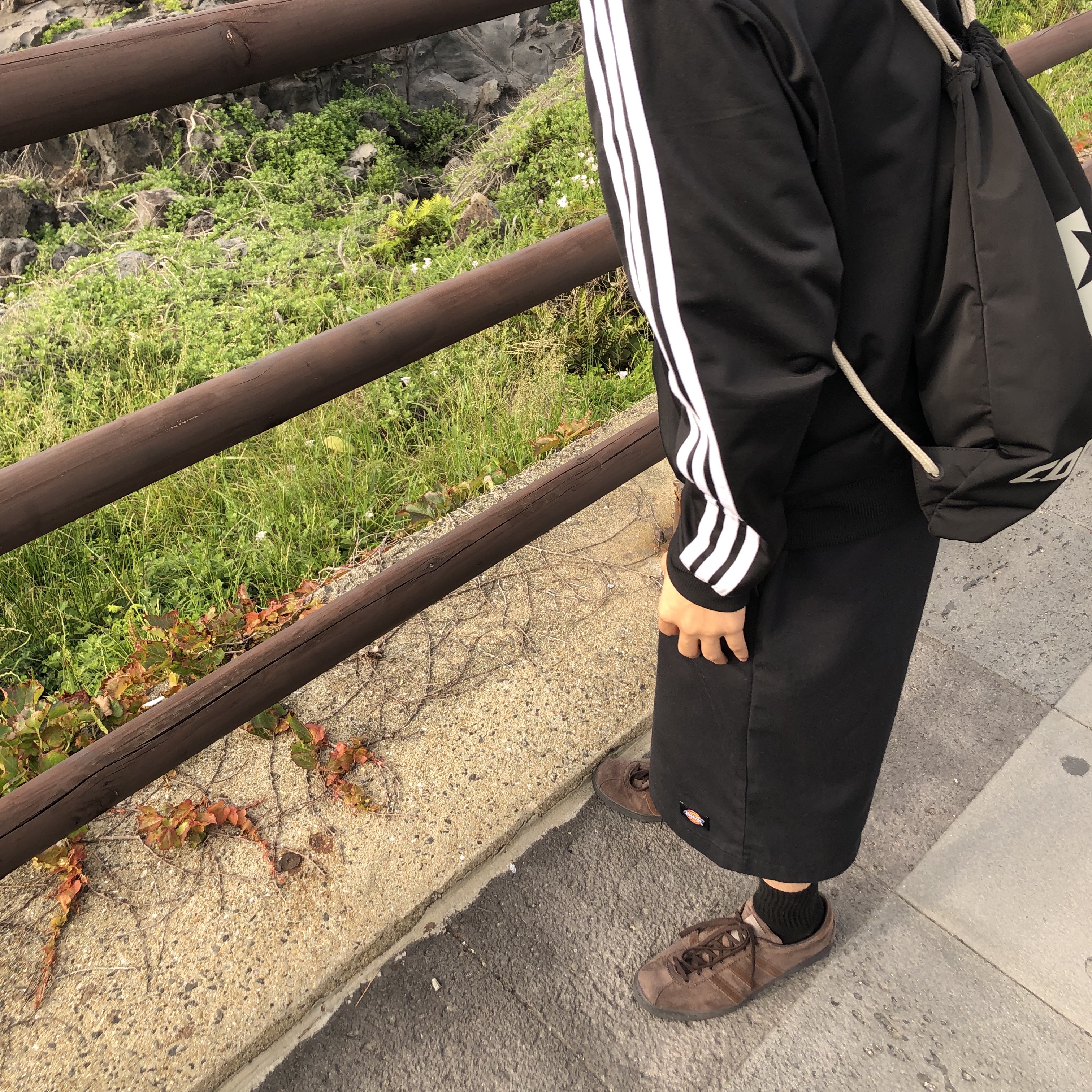 Adidas Tobacco Gruen Dark Brown 착용 스타일