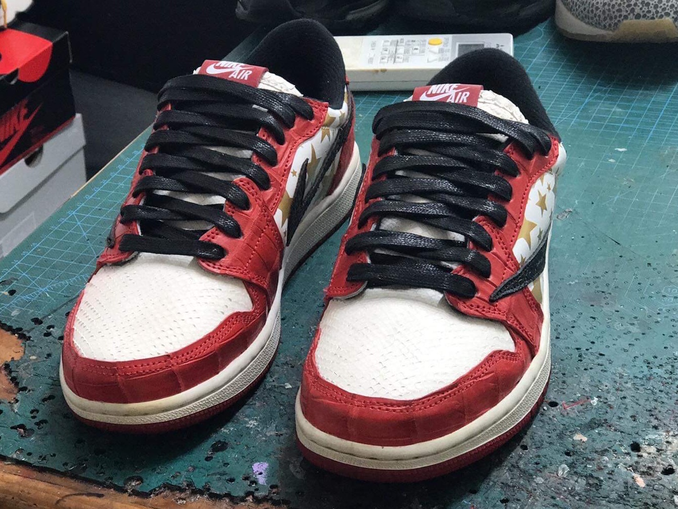 Jordan 1 x Travis Scott x Fragment Retro Low OG SP Military Blue 착용 스타일 - 2