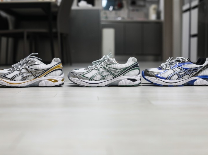 Asics GT-2160 White Illusion Blue, Asics GT-2160 White Shamrock Green 착용 스타일