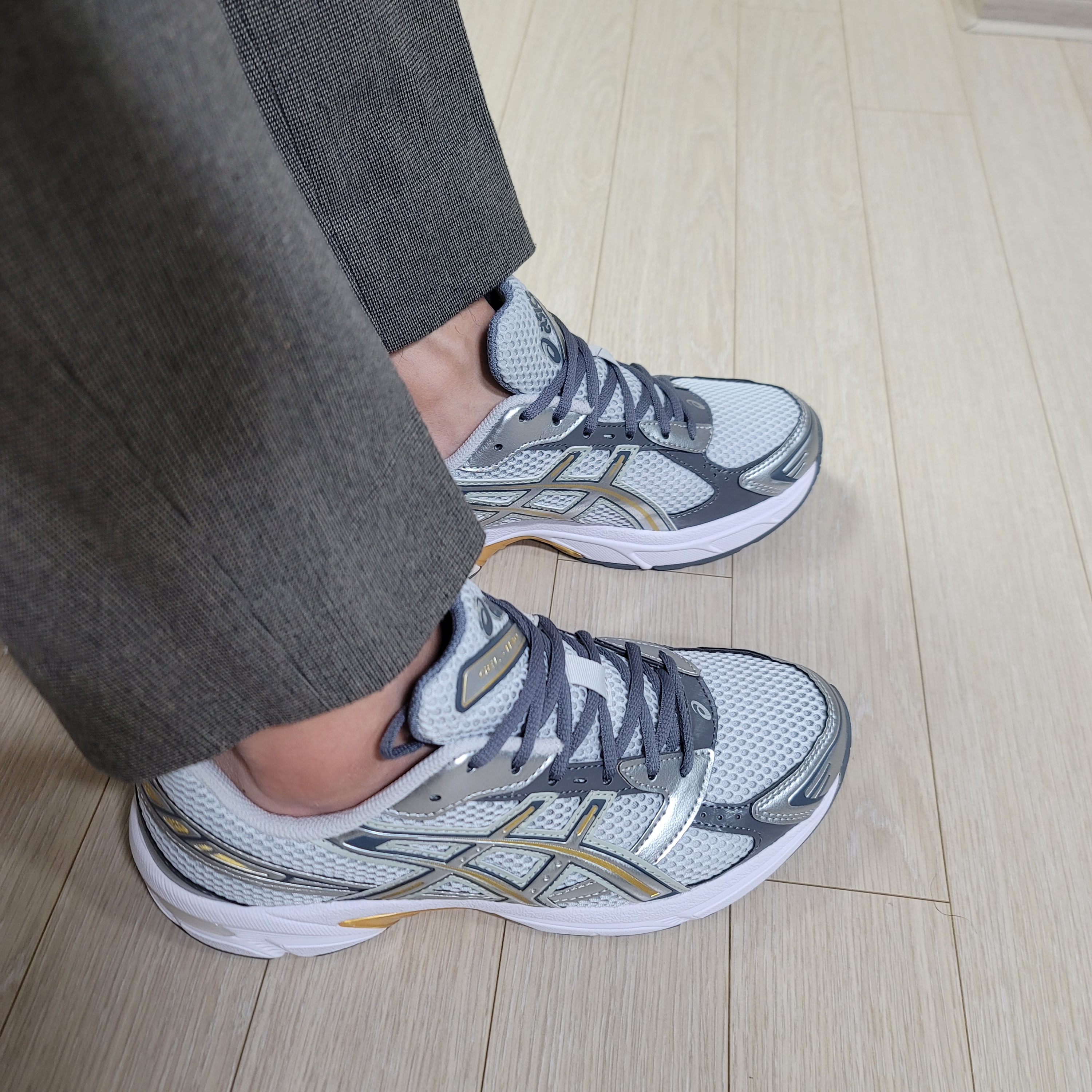 Asics Gel-1130 Polar Shade Pure Silver 착용 스타일
