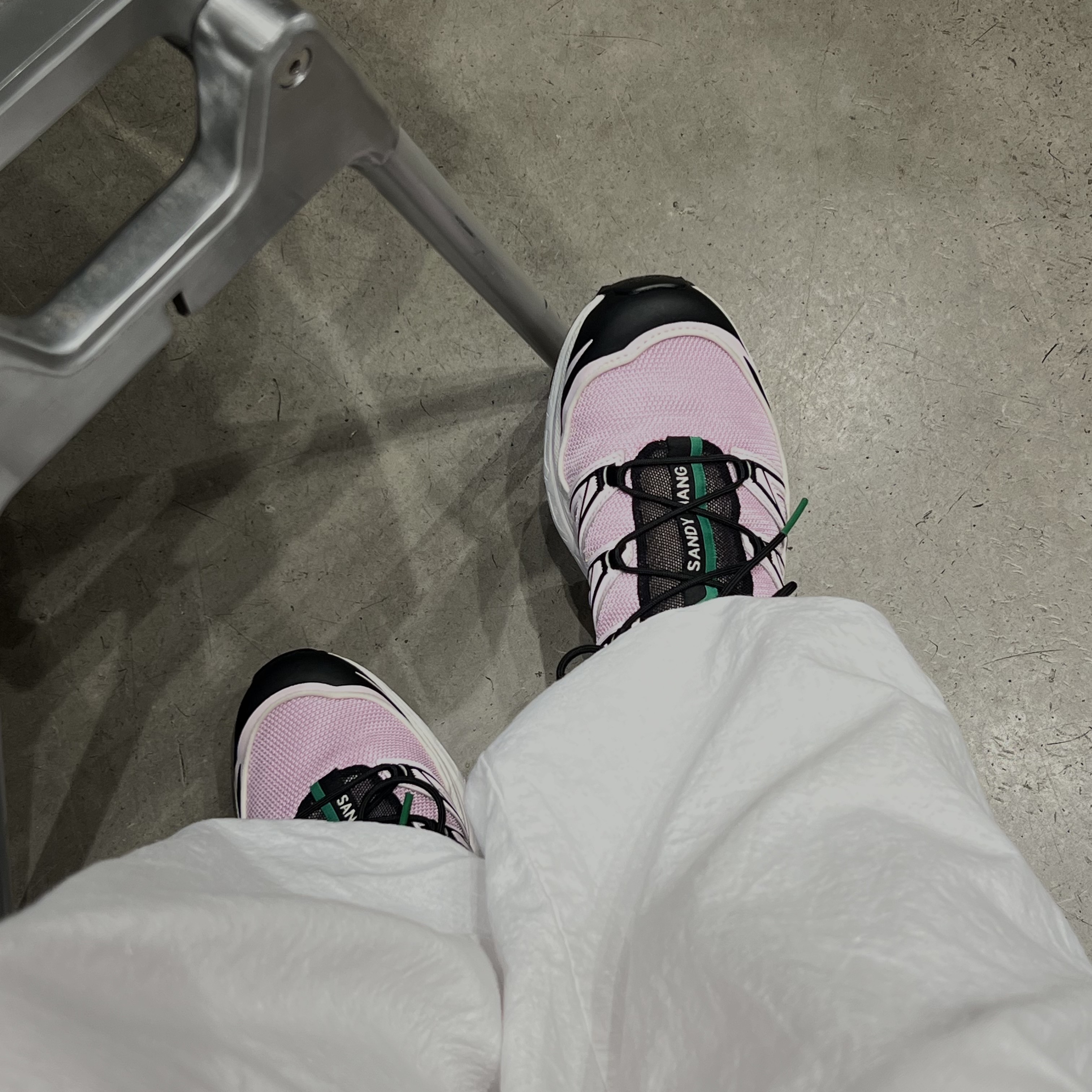 Salomon x Sandy Liang XT-6 Expanse Cradle Pink 착용 스타일