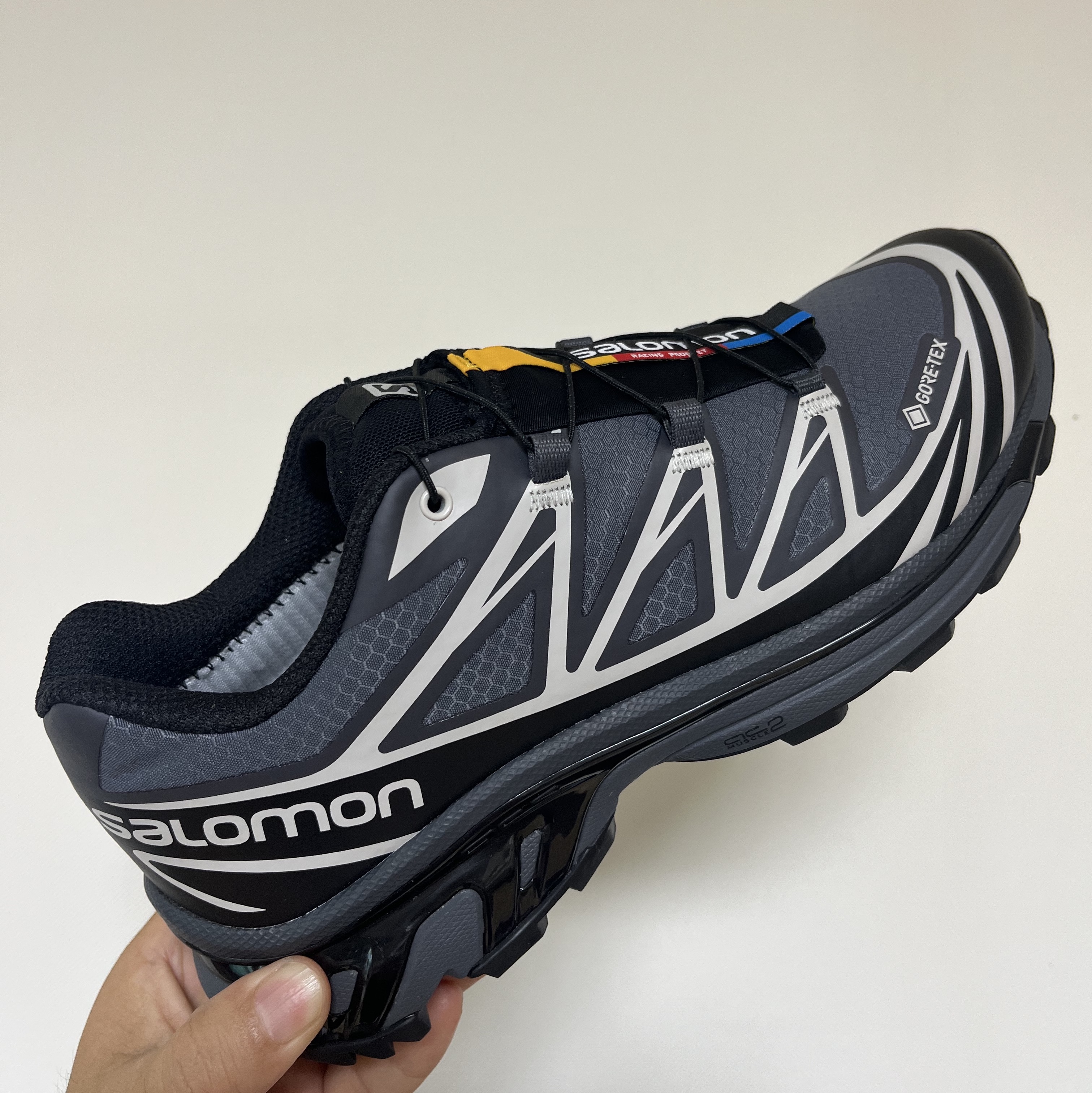 Salomon XT-6 Gore-Tex Black Ebony 착용 스타일 - 2
