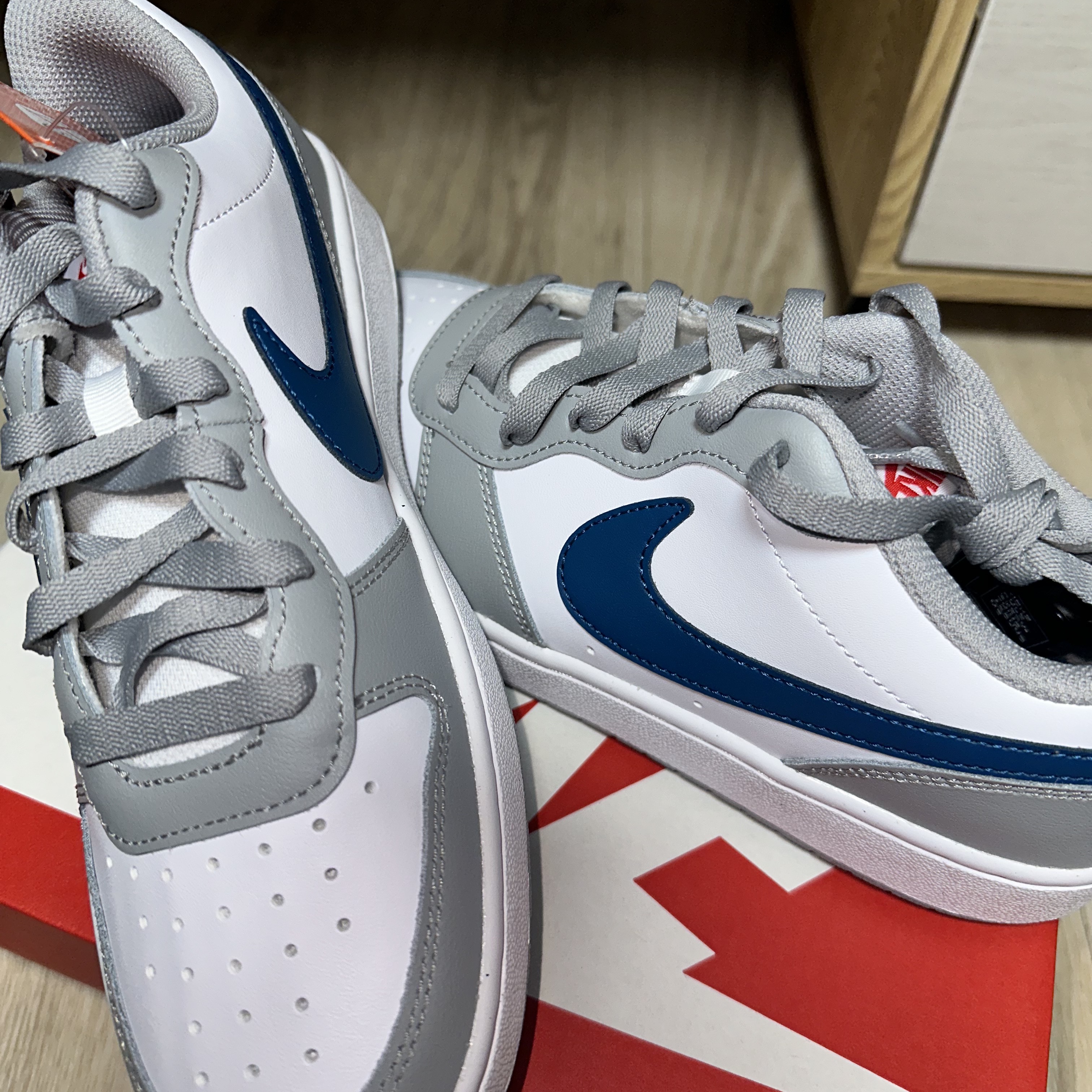 (GS) Nike Court Borough Low 2 Light Smoke Grey 착용 스타일 - 1