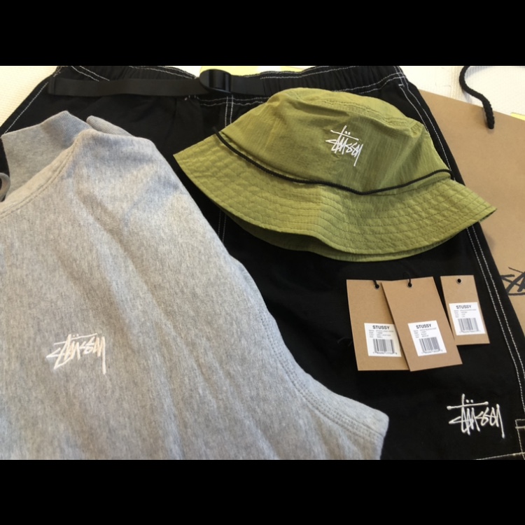 Stussy Metallic Nylon Ripstop Boonie Black, Stussy Overdyed Smooth Stock Logo Hood Grey Heather 착용 스타일
