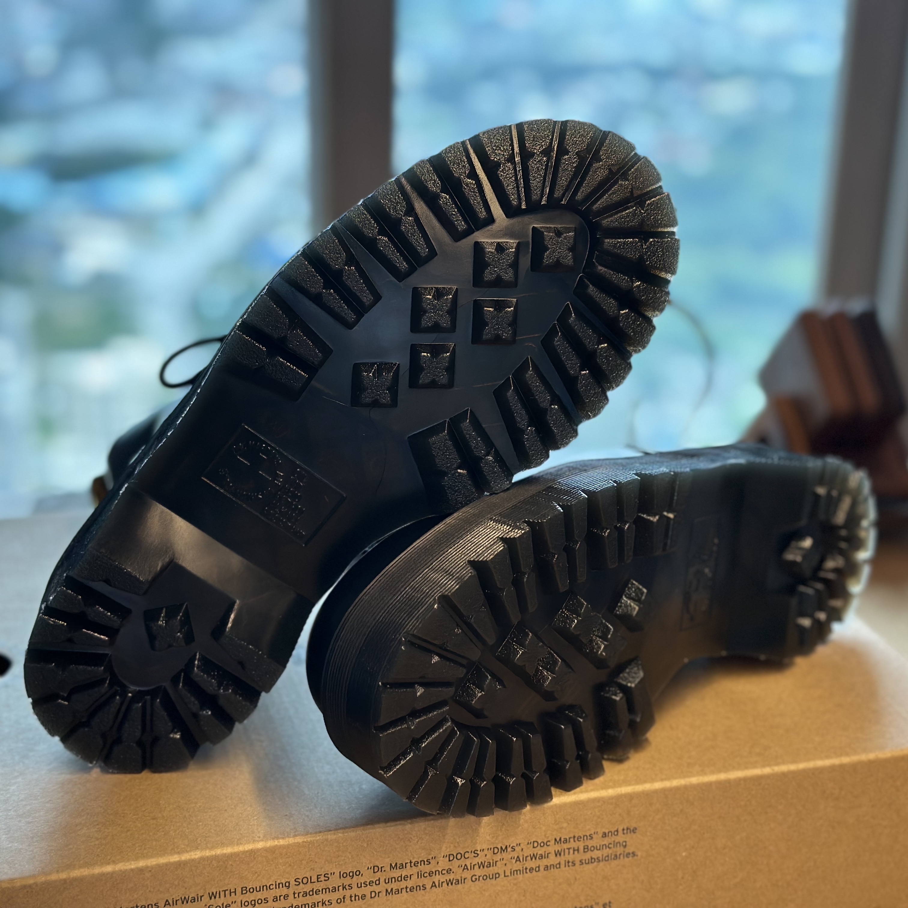 Dr. Martens Jadon Boots Black 착용 스타일 - 2