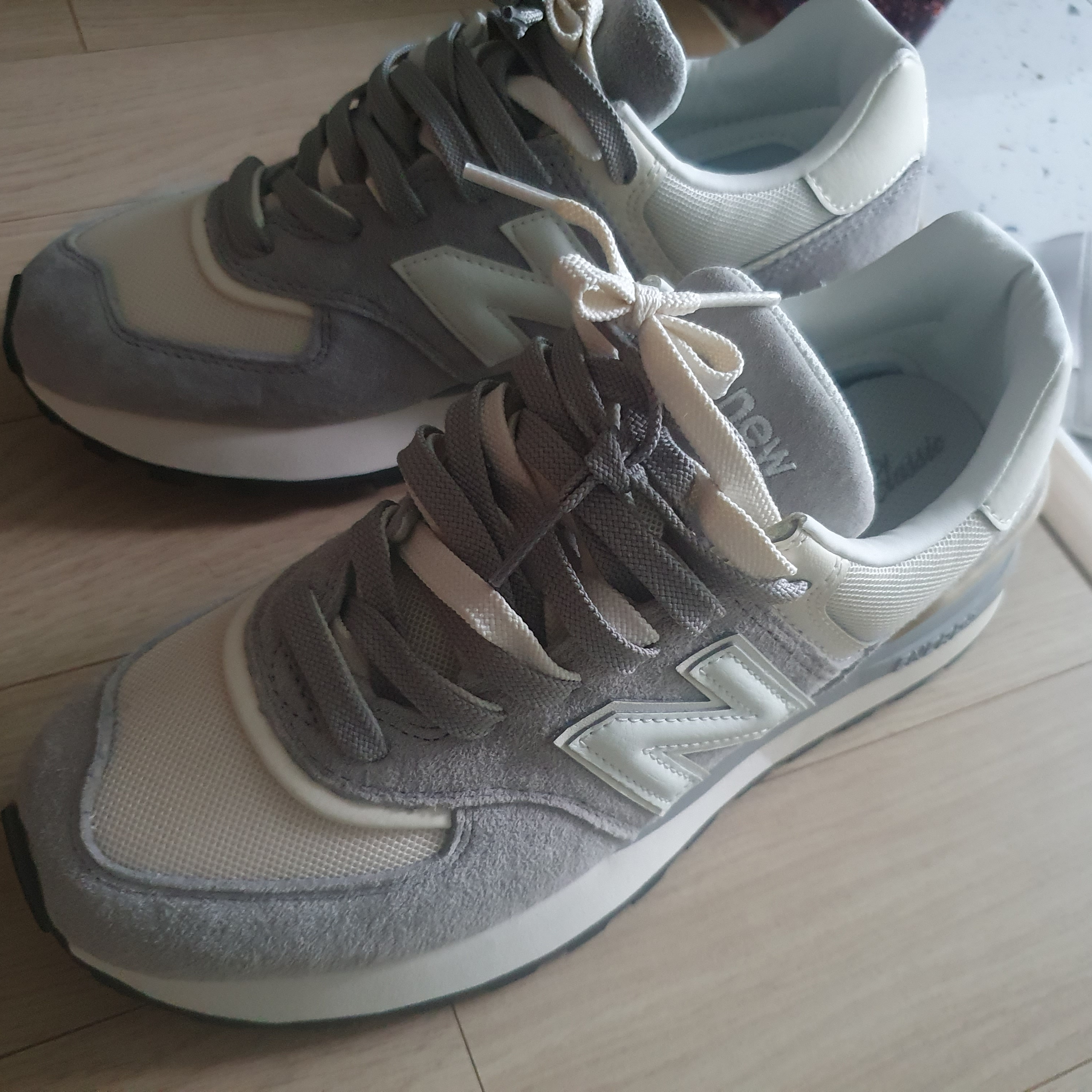 New Balance 574 Legacy Team Away Grey 착용 스타일