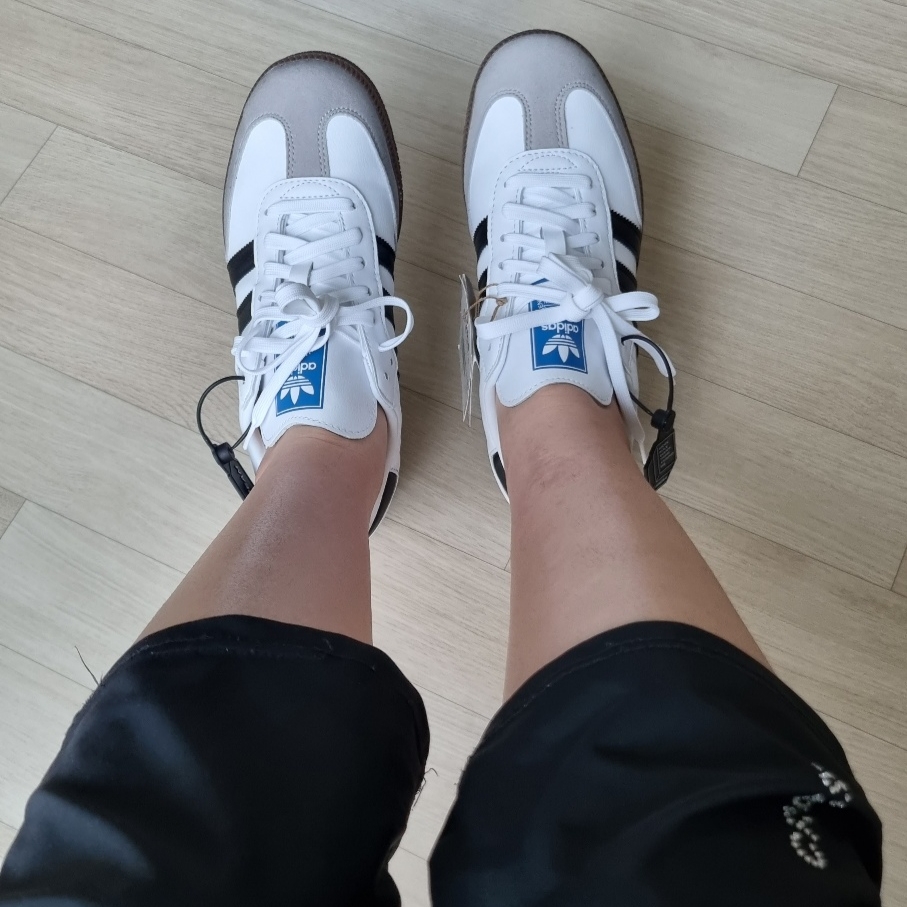 Adidas Samba Vegan White Black 착용 스타일 - 1