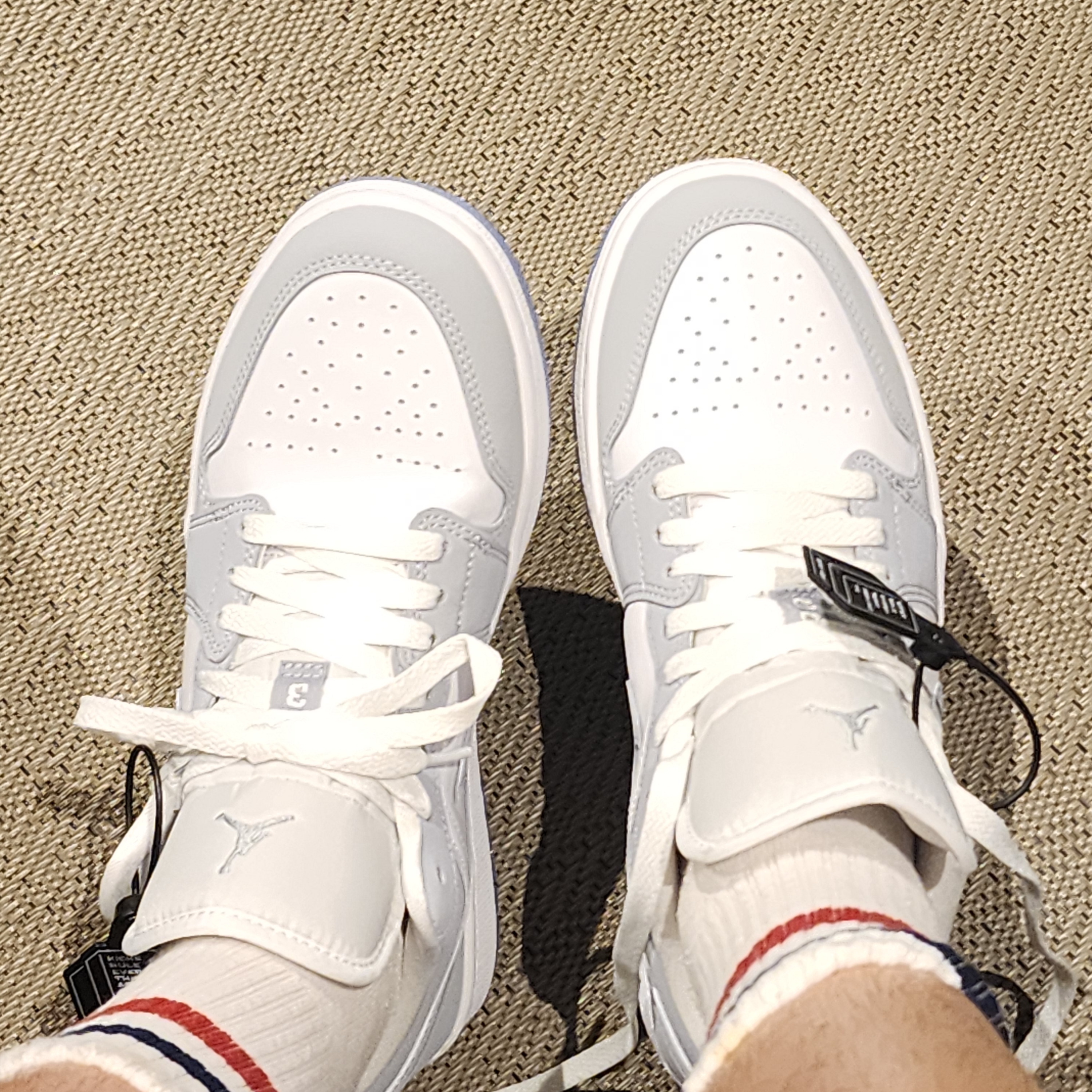 (W) Jordan 1 Low White Wolf Grey 착용 스타일