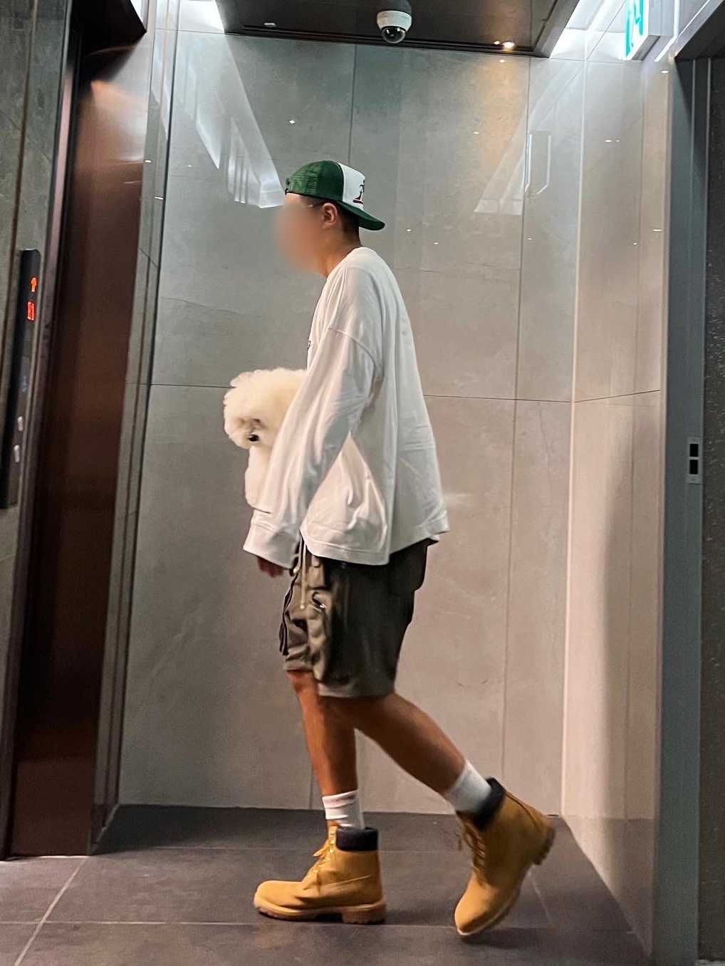 Supreme Hanes Crew Socks White (4 Pack), Nike x Peaceminusone LS T-Shirt White (DR0098-100) 착용 스타일 - 1