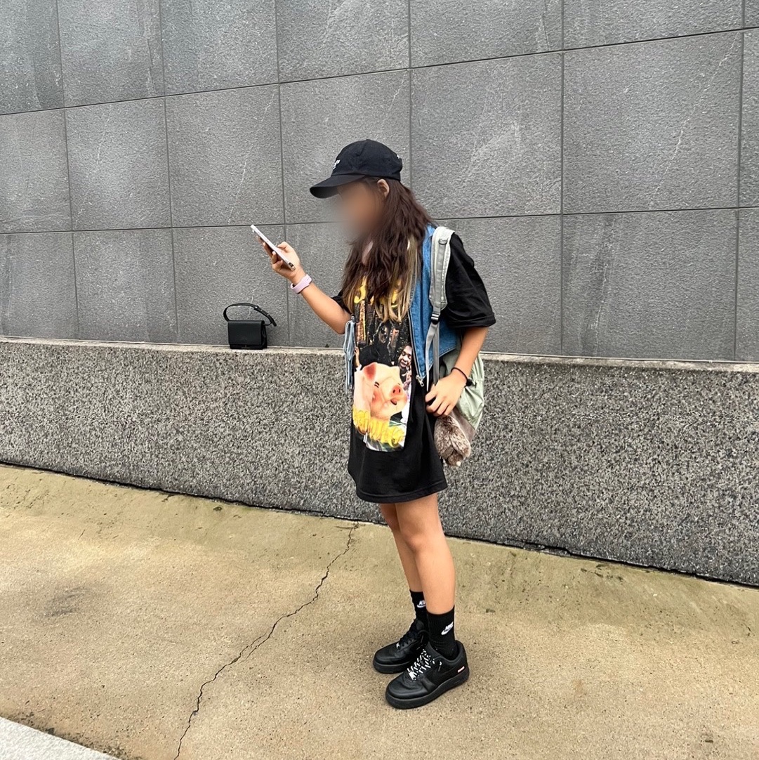 Supreme x Bernadette Corporation Money T-Shirt Black - 23SS, Nike x Supreme Air Force 1 Low Black 착용 스타일 - 2