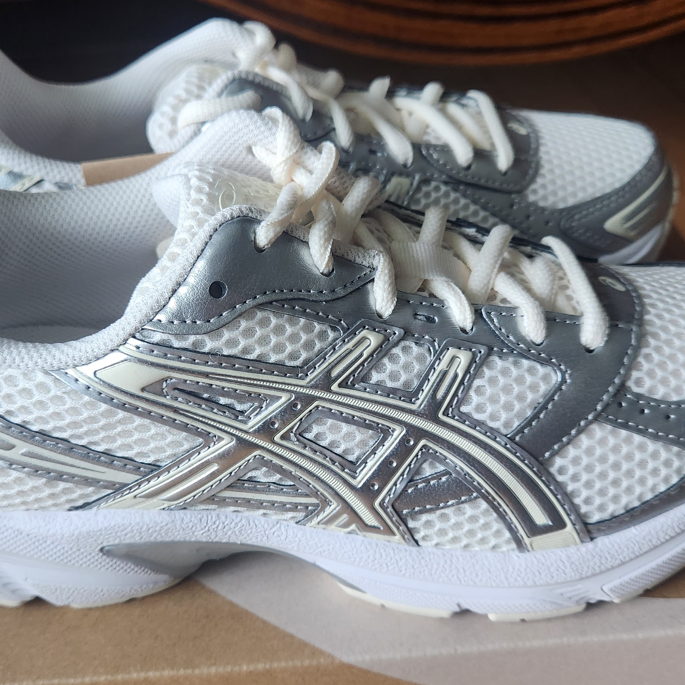(W) Asics Gel-1130 Cream Pure Silver 착용 스타일 - 3
