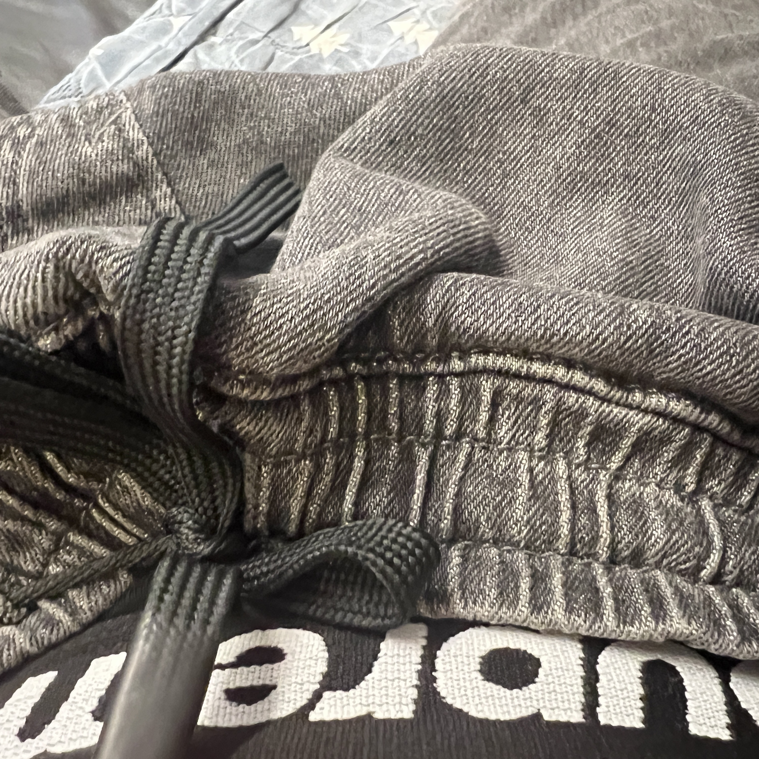 Supreme Hanes Boxer Briefs Black (4 Pack) 착용 스타일
