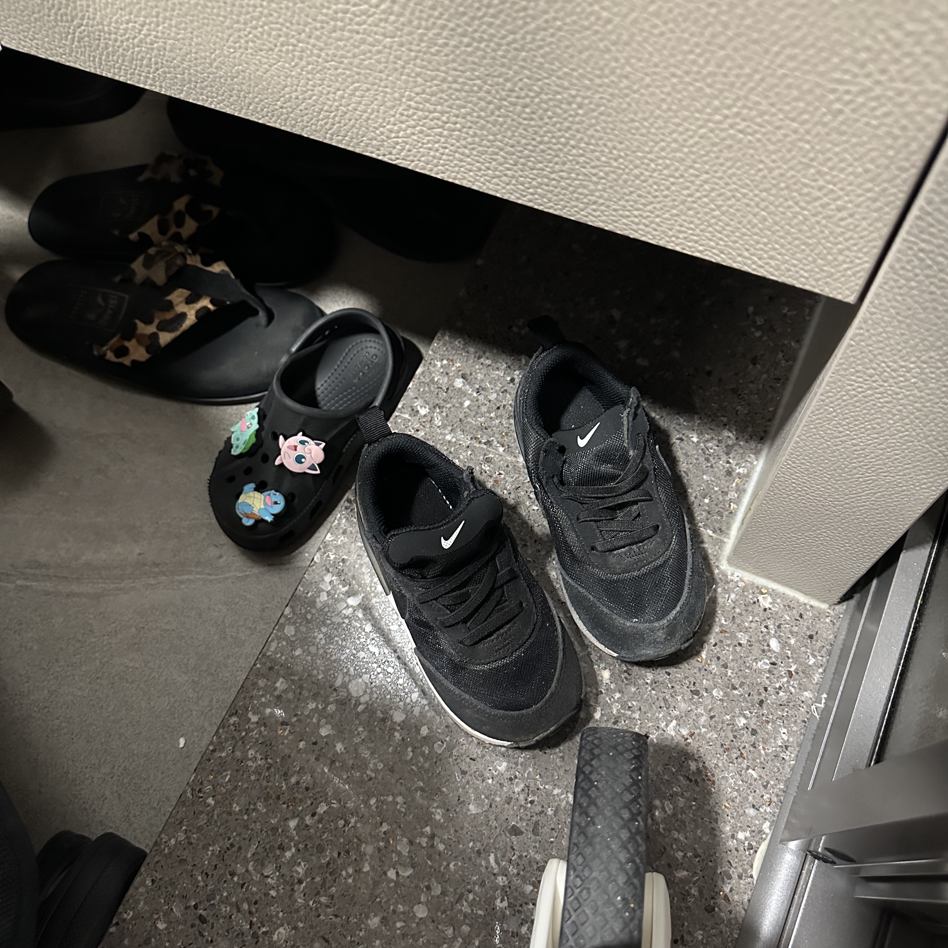 (TD) Nike Waffle One Black 착용 스타일