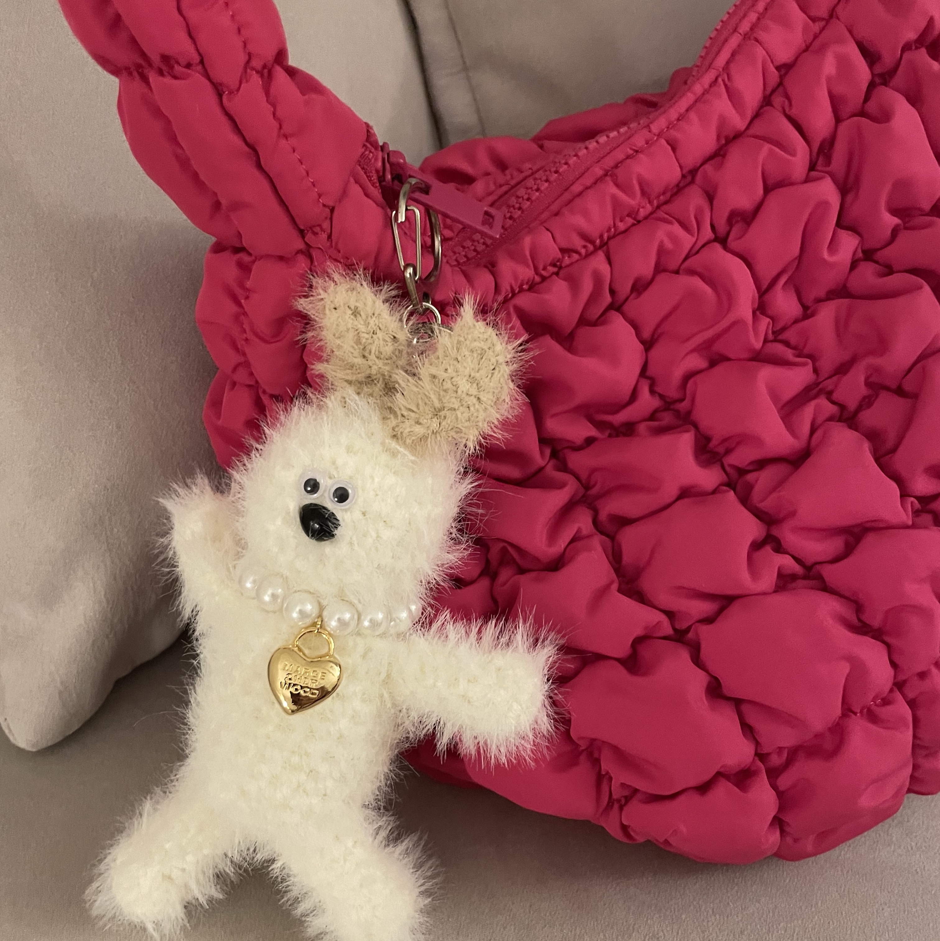 Margesherwood Wood Keyring White 착용 스타일
