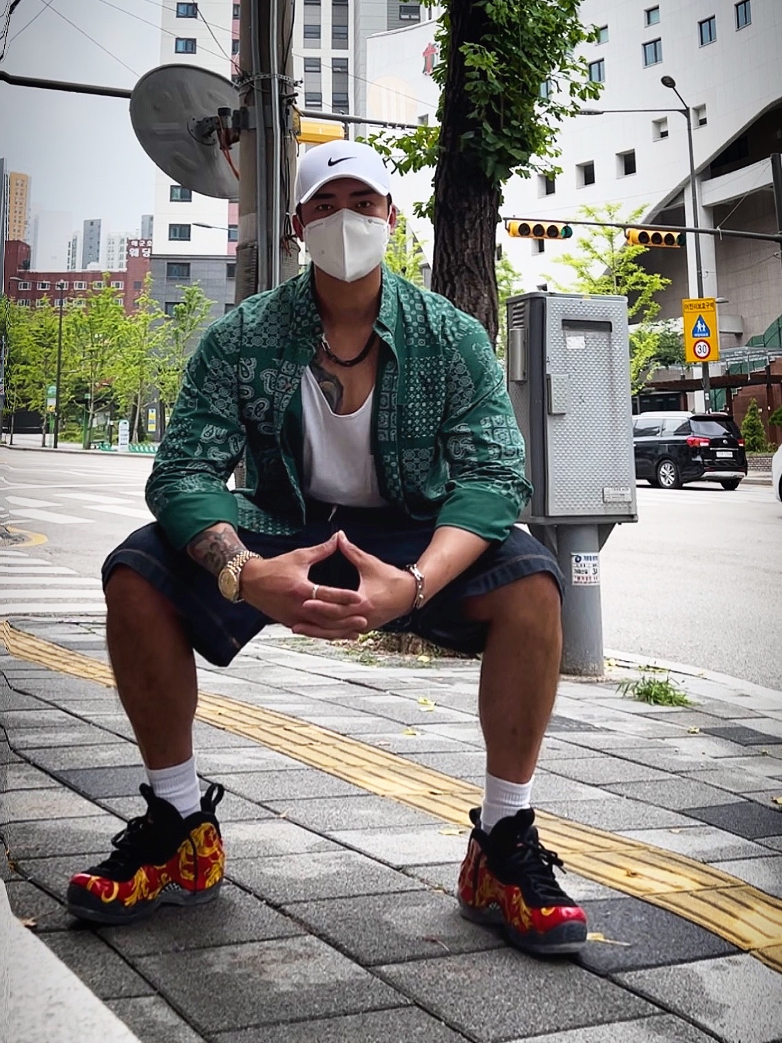Supreme Paisley Grid Shirt Black - 20SS, Nike x Supreme Air Foamposite One Red 착용 스타일 - 1