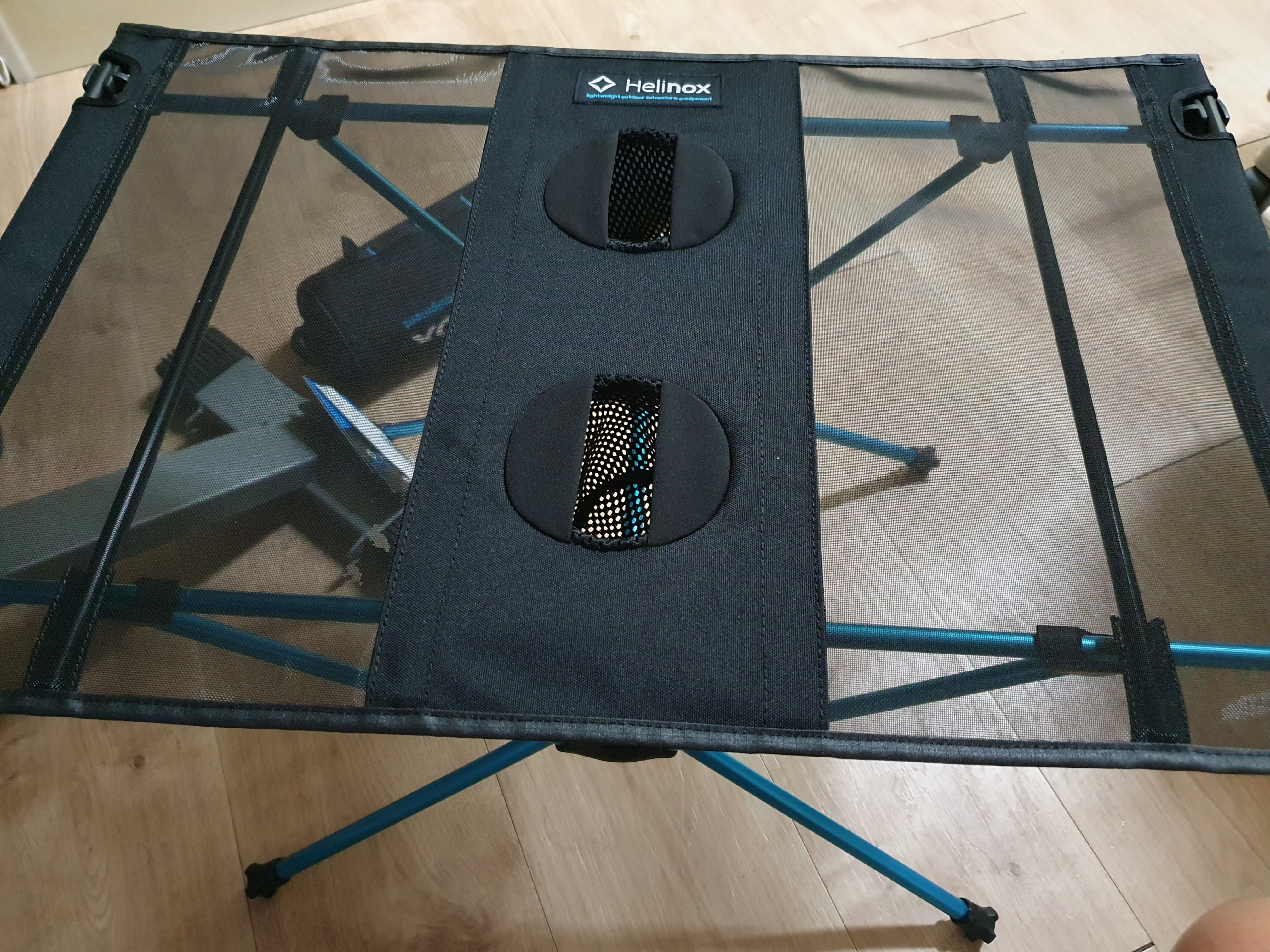 Helinox Table One Black 착용 스타일 - 1