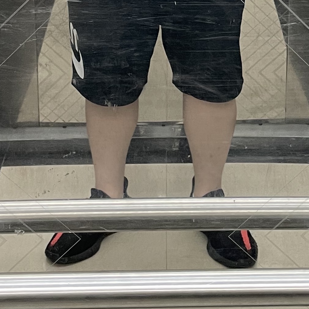 Adidas Yeezy Boost 350 V2 Core Black Red 2022/2023 착용 스타일