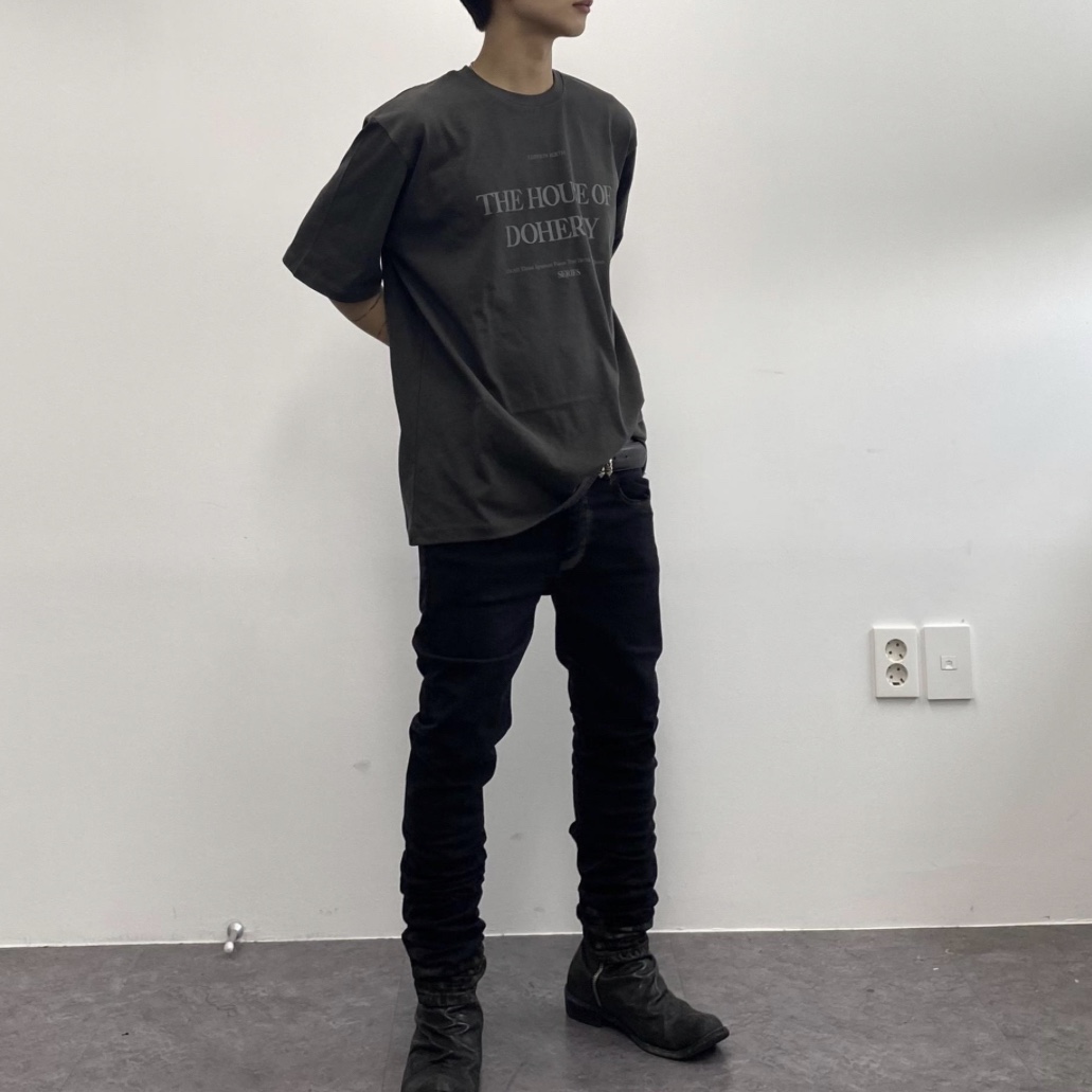 Undermycar House of Doherty Pigment T-Shirt Cement - 23SS 착용 스타일