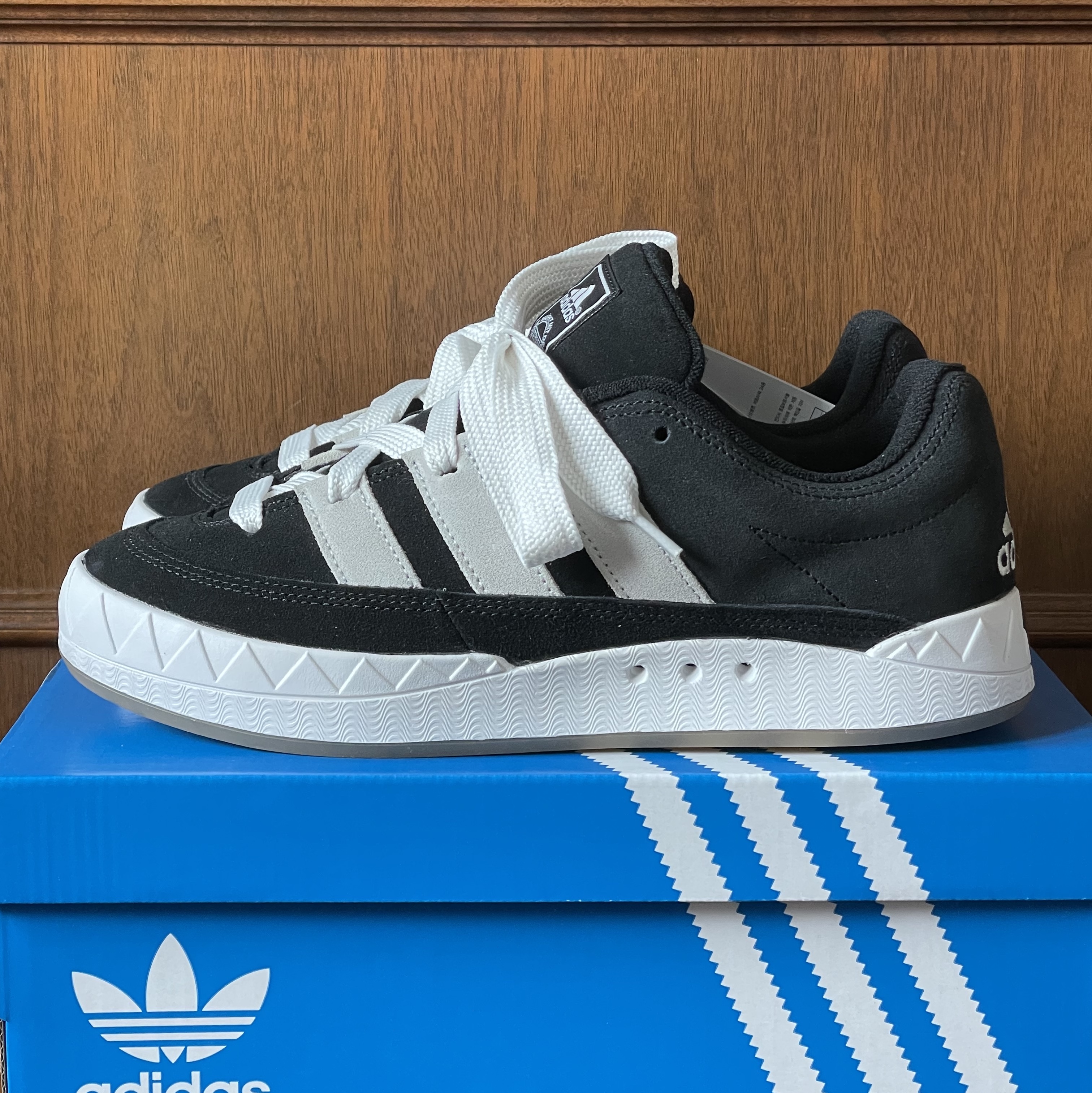 Adidas Adimatic Core Black 착용 스타일 - 1