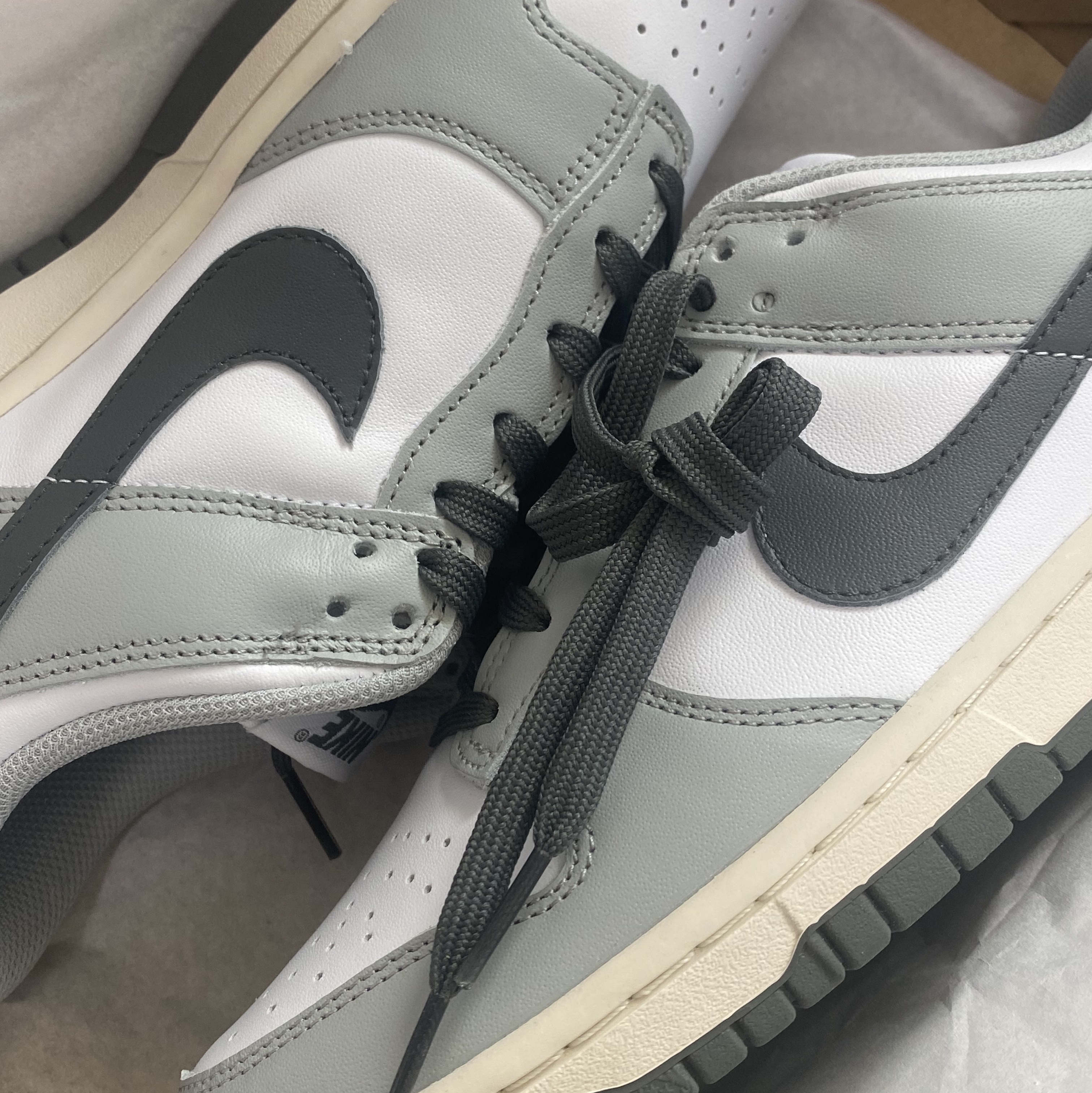 (W) Nike Dunk Low Light Smoke Grey 착용 스타일