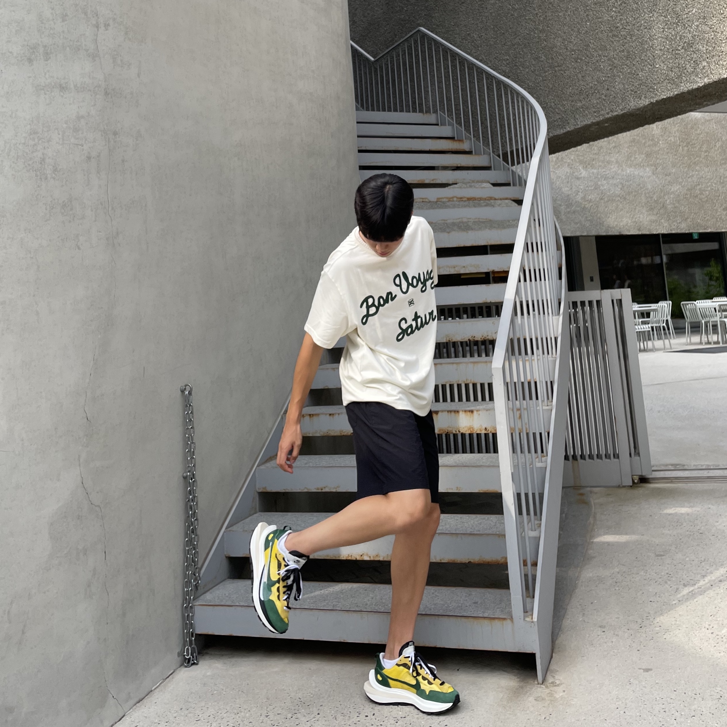 Nike x Sacai VaporWaffle Tour Yellow & Gorge Green Sail 착용 스타일 - 2