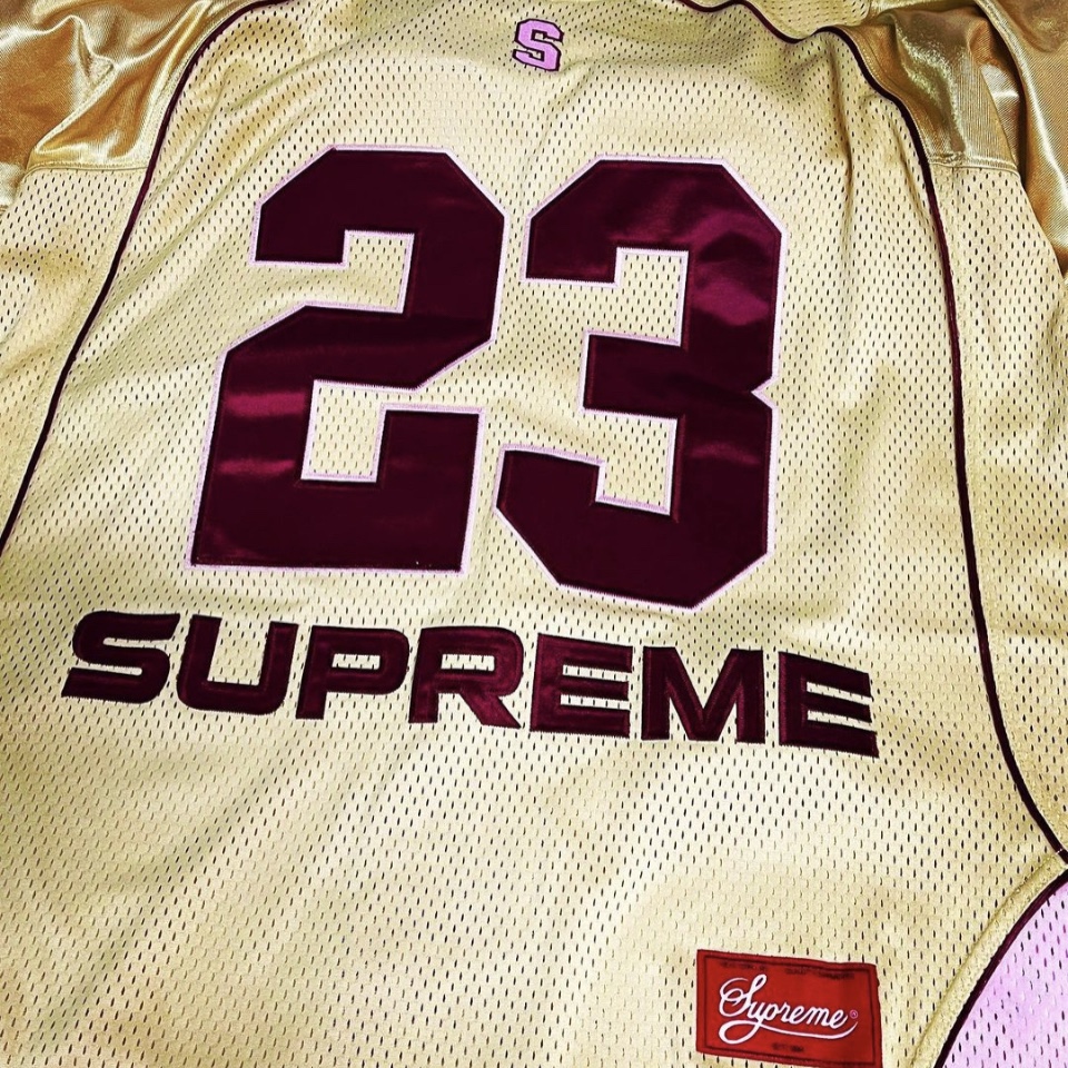 Supreme Perfect Season Football Jersey Gold - 23SS 착용 스타일 - 1