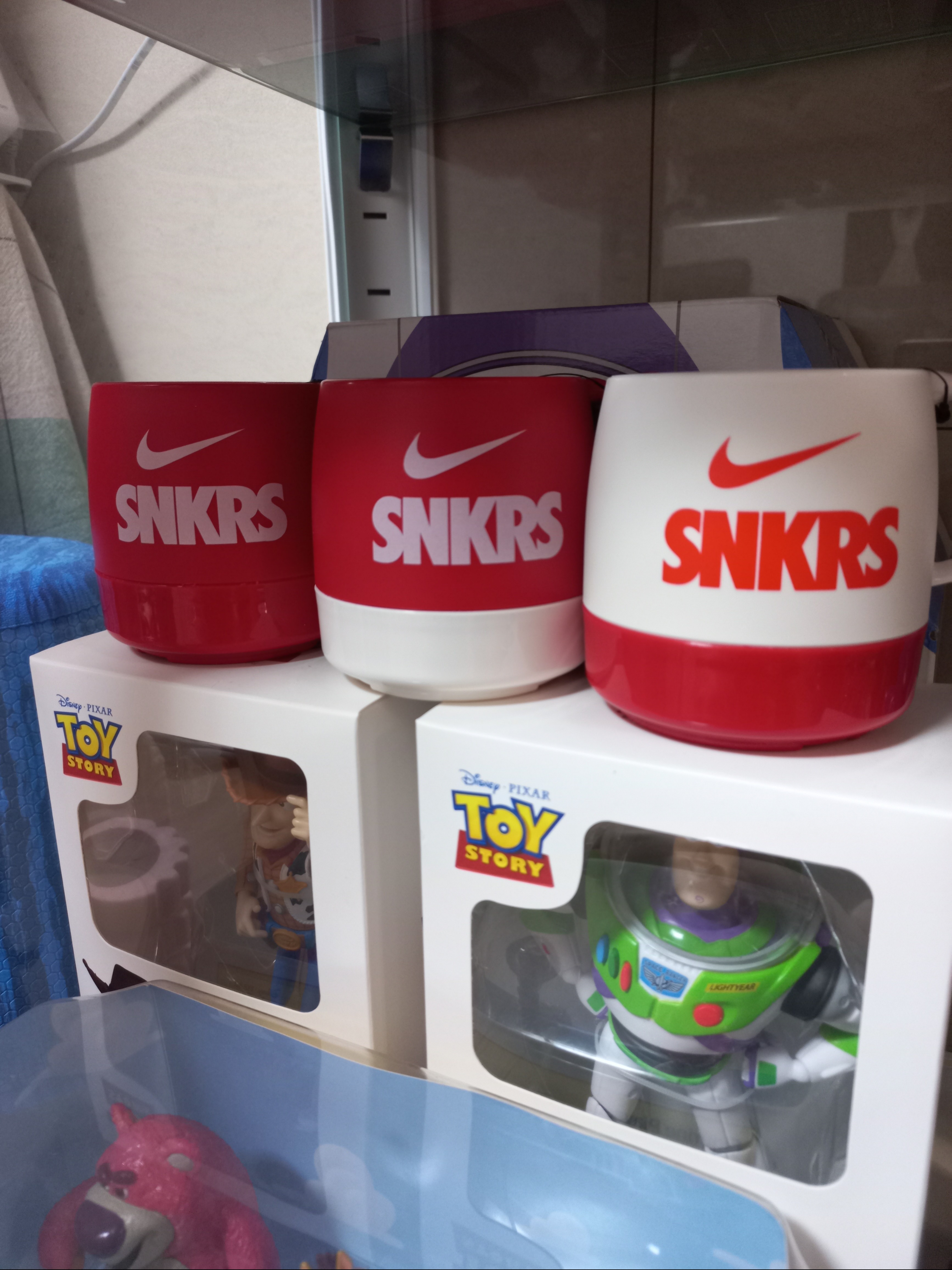 Helinox x Nike SNKRS Lounge Souvenir Dinex Mug Red, Helinox x Nike SNKRS Lounge Souvenir Dinex Mug Red White 착용 스타일 - 2