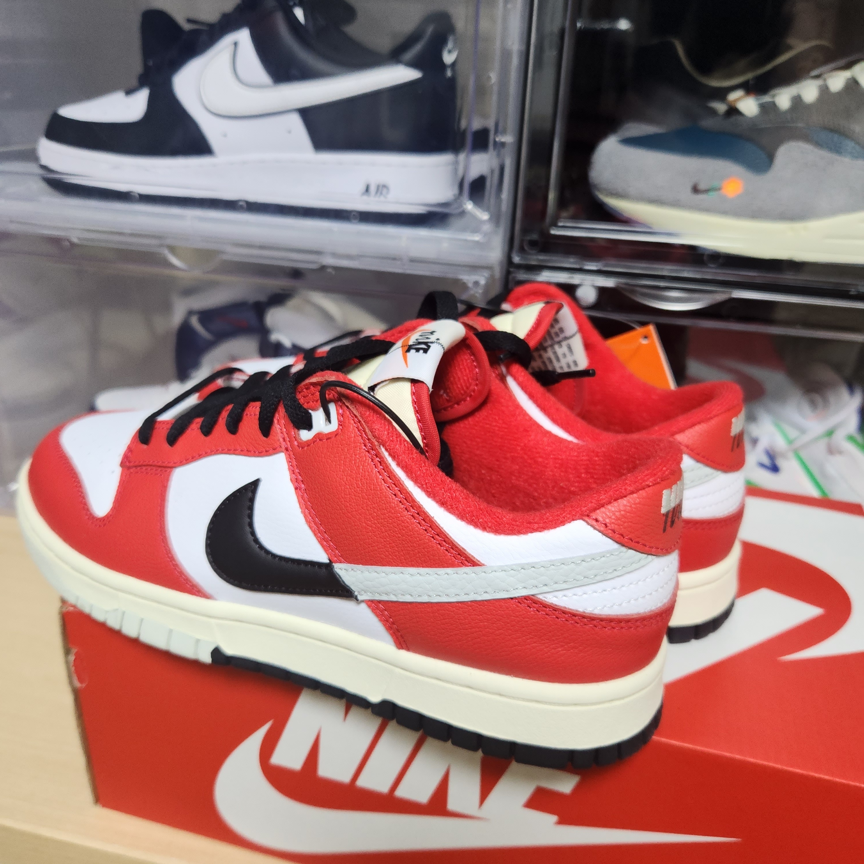 Nike Dunk Low Retro PRM University Red Black 착용 스타일 - 2