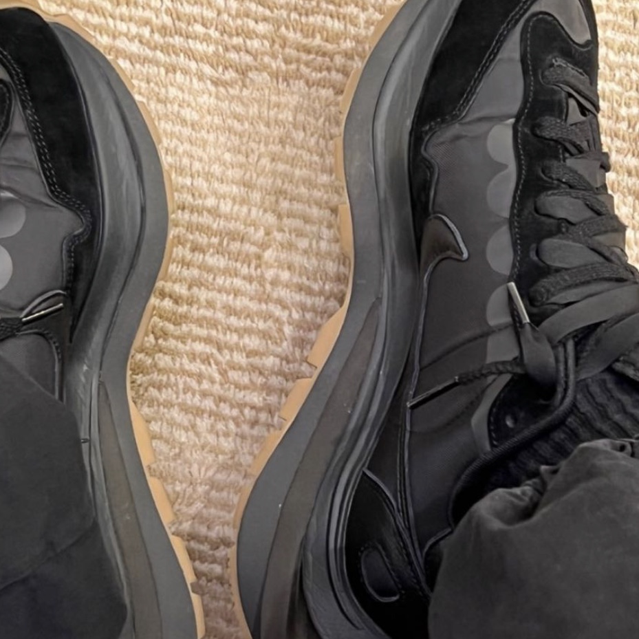 Nike x Sacai VaporWaffle Black and Gum 착용 스타일