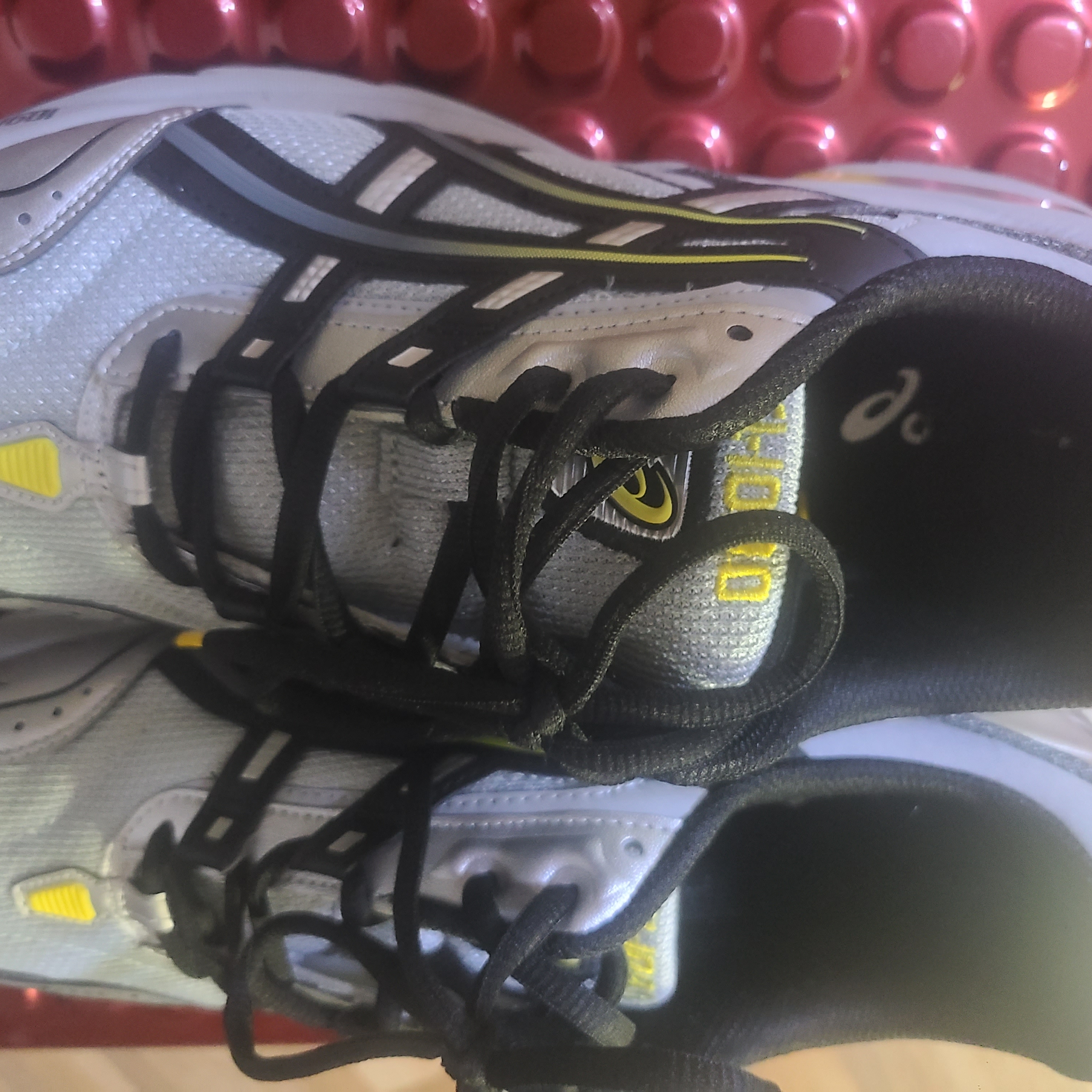 Asics Gel-1090 Mid Grey Black 착용 스타일