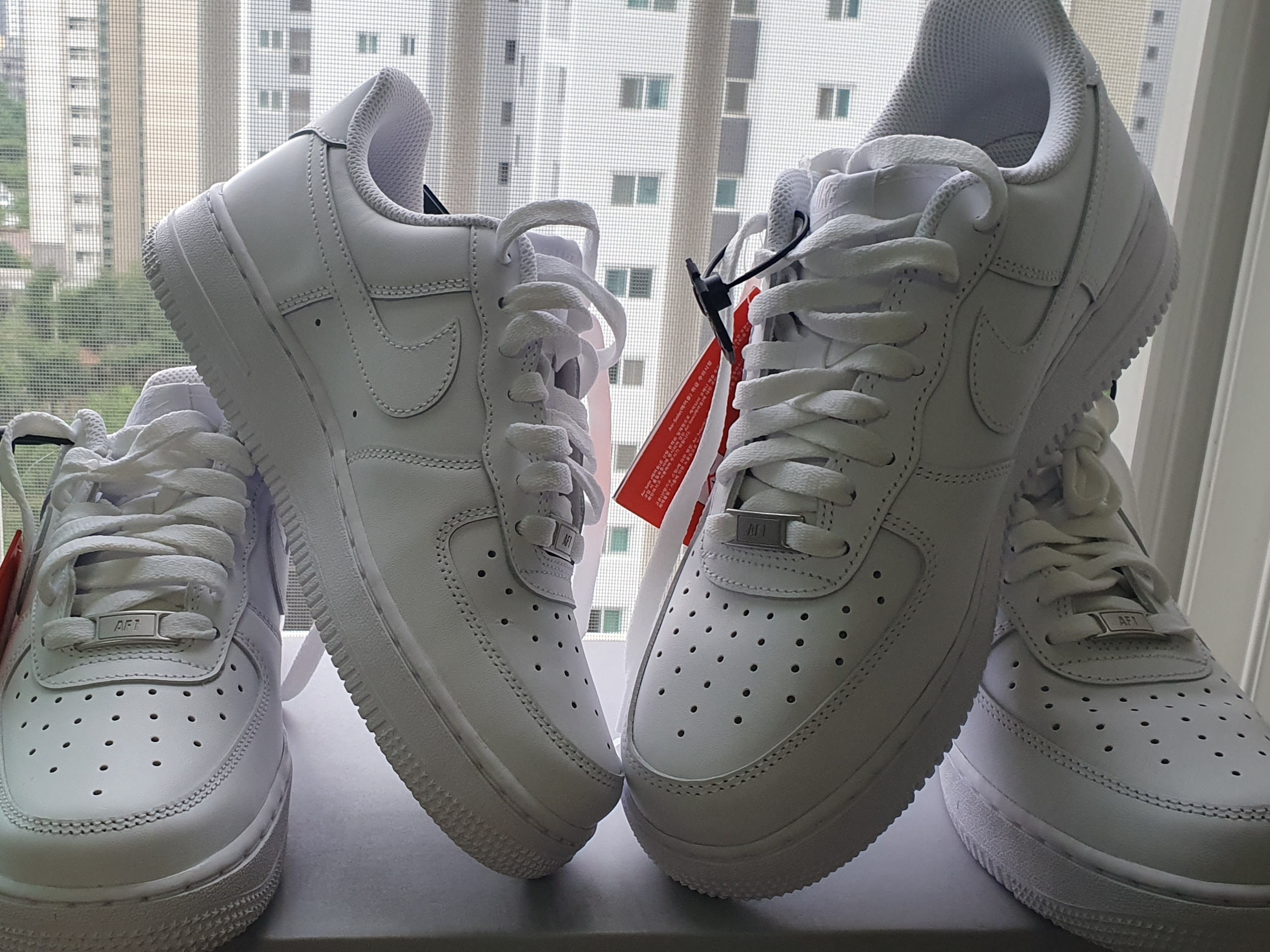 Nike Air Force 1 '07 Low White, (W) Nike Air Force 1 '07 Low White 착용 스타일 - 1