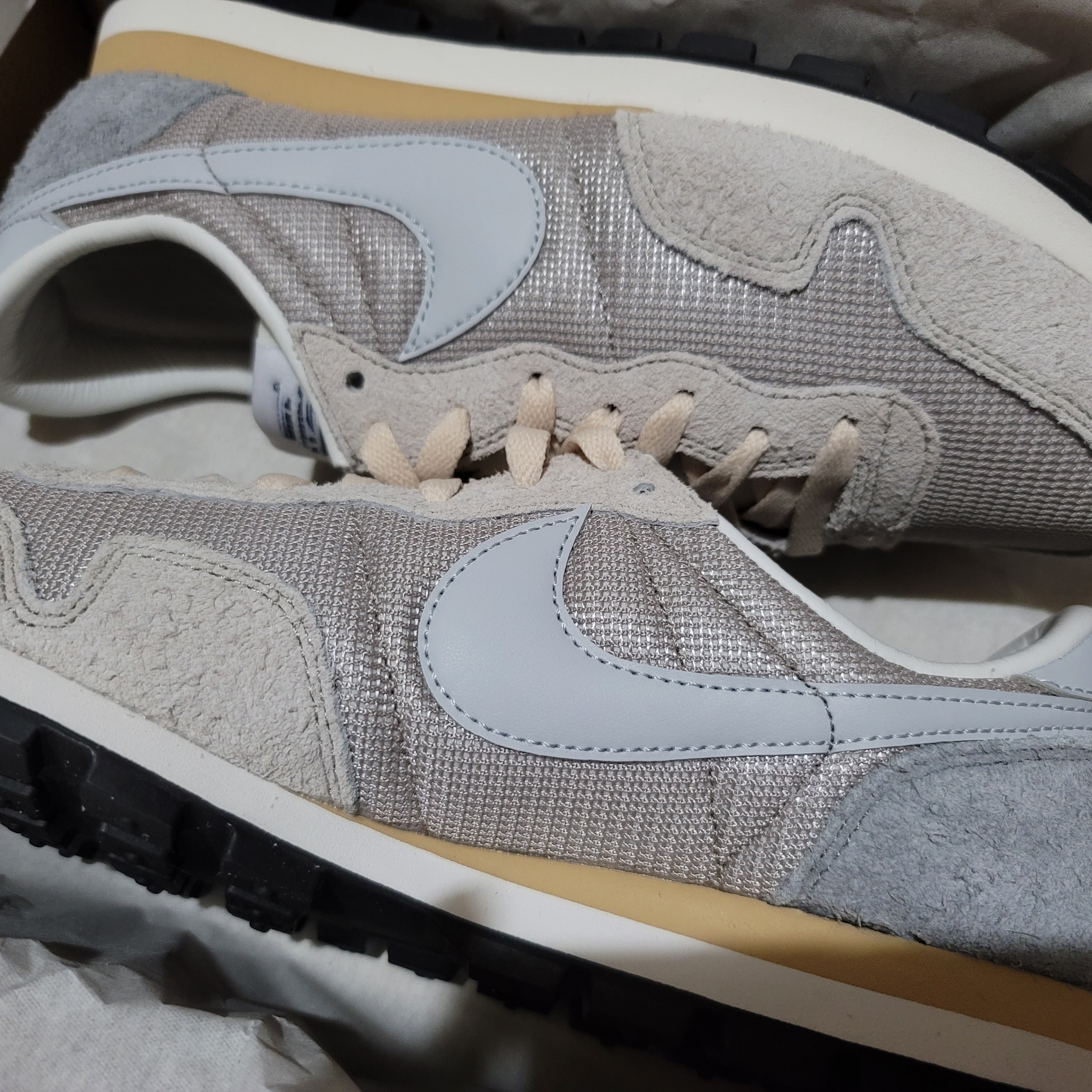 Nike Air Pegasus 83 Cobble Stone 착용 스타일 - 1
