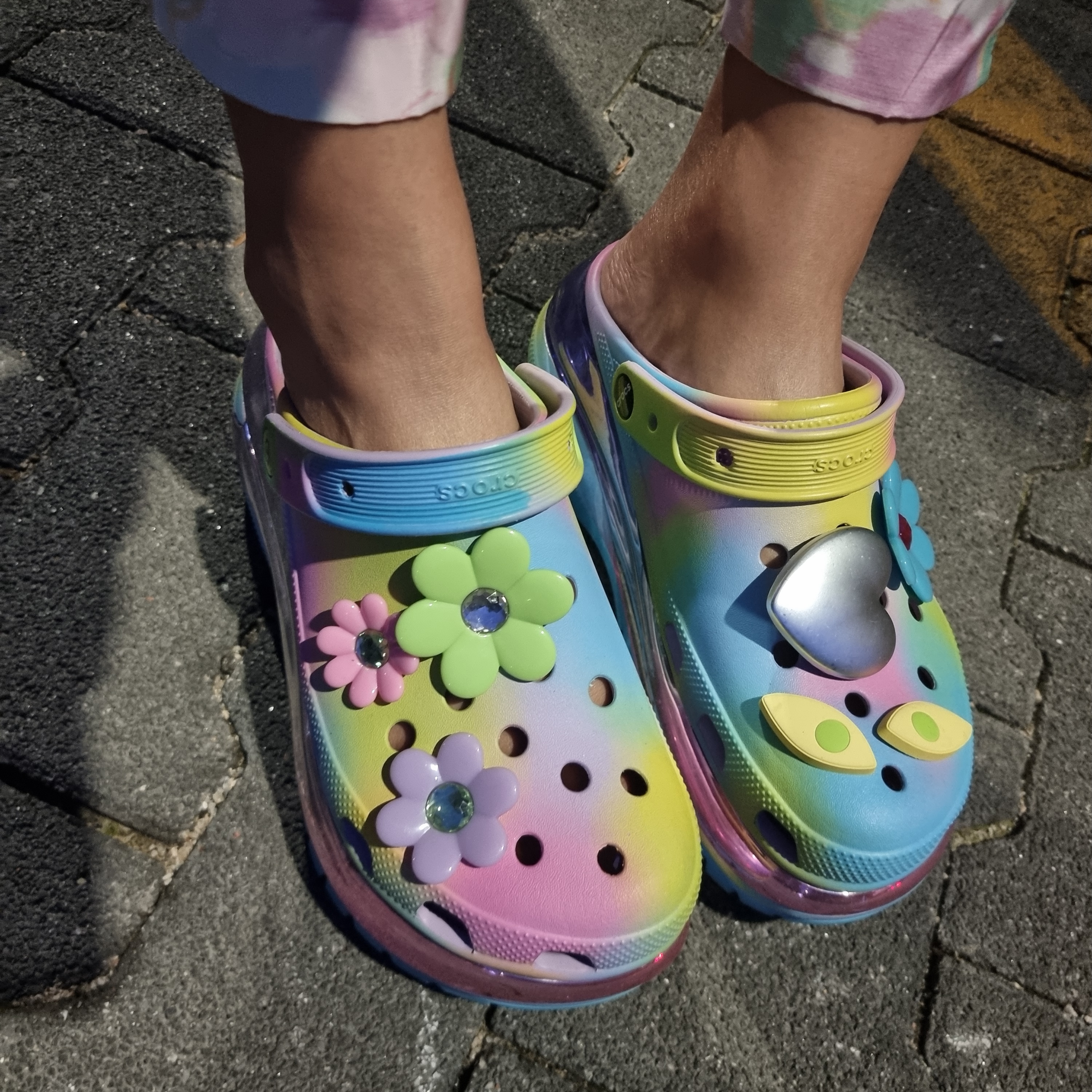 Crocs x Lazy Oaf Mega Crush Clog Multi 착용 스타일