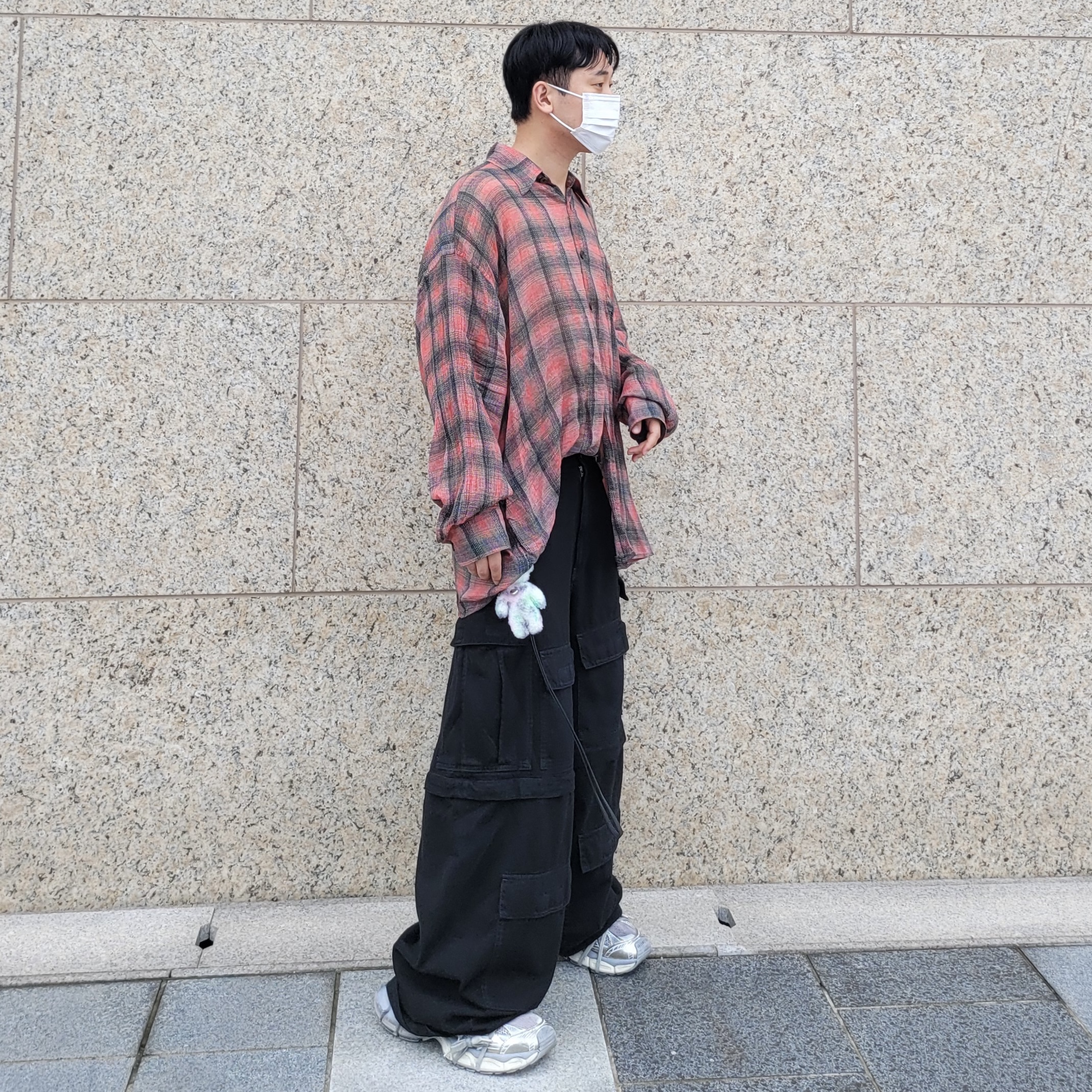 Balenciaga 3XL Sneakers Light Beige, Our Legacy Borrowed Shirt Big Lumbercheck Print 착용 스타일 - 2