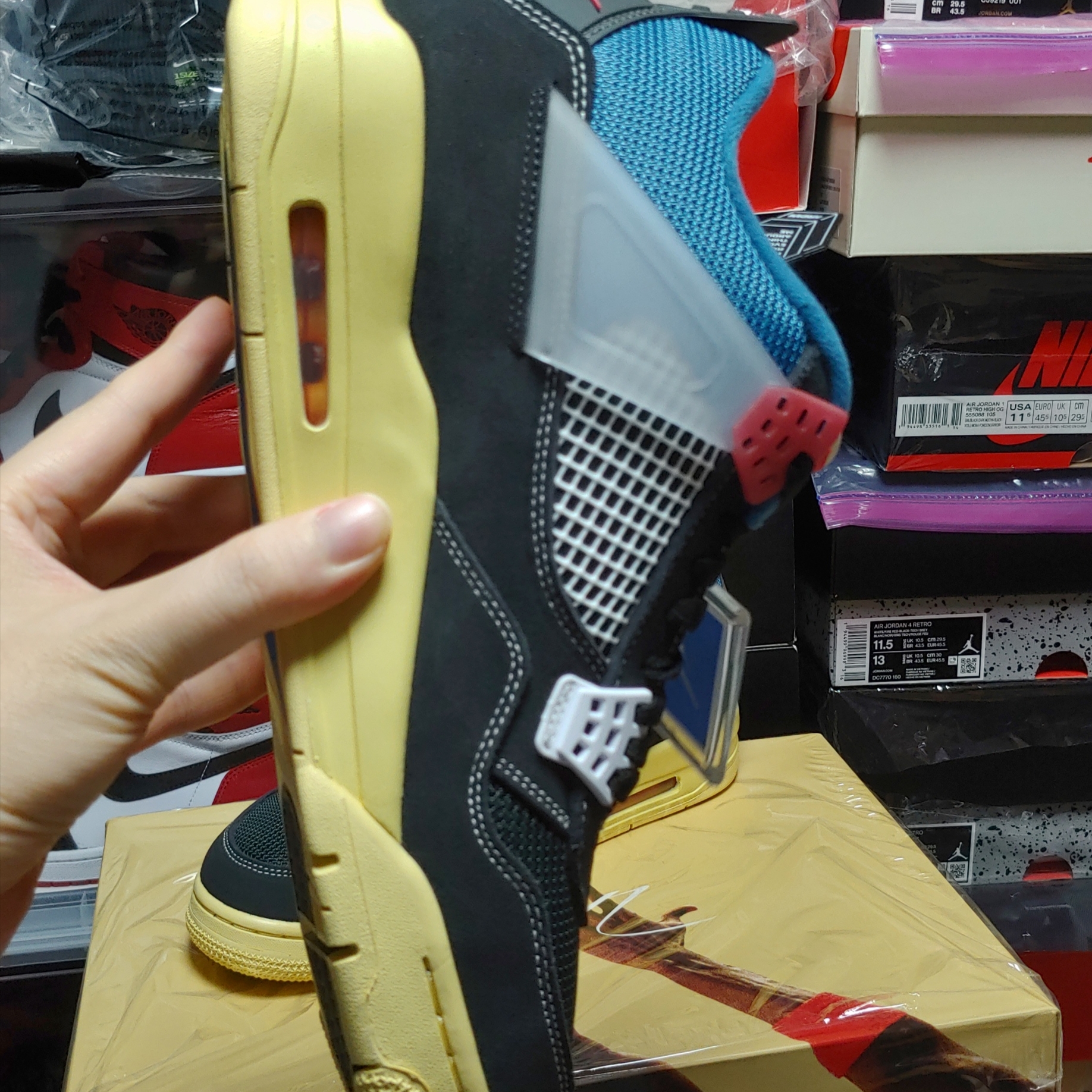 Jordan 4 x Union Retro Off Noir 착용 스타일 - 3