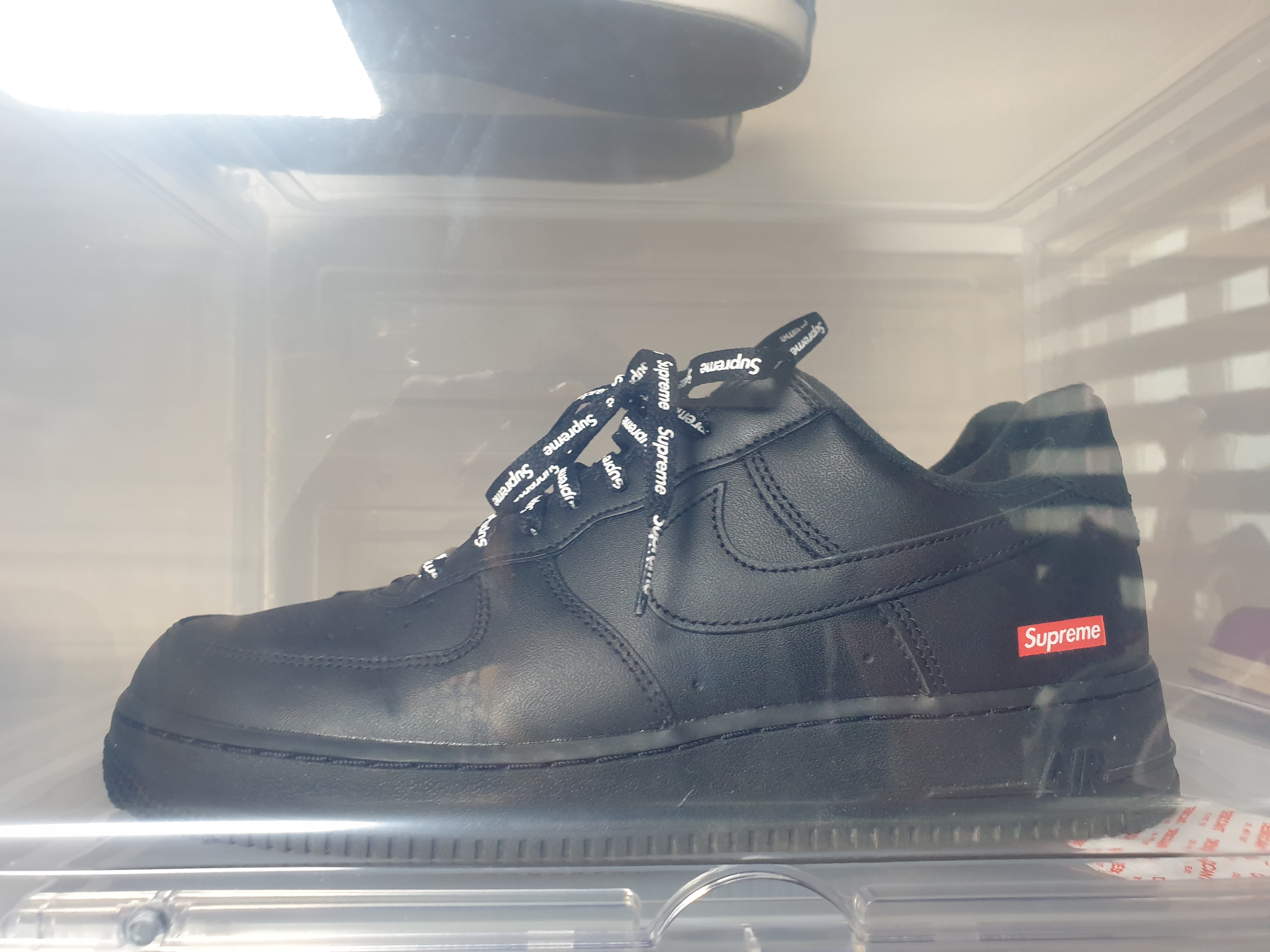 Nike x Supreme Air Force 1 Low Black 착용 스타일