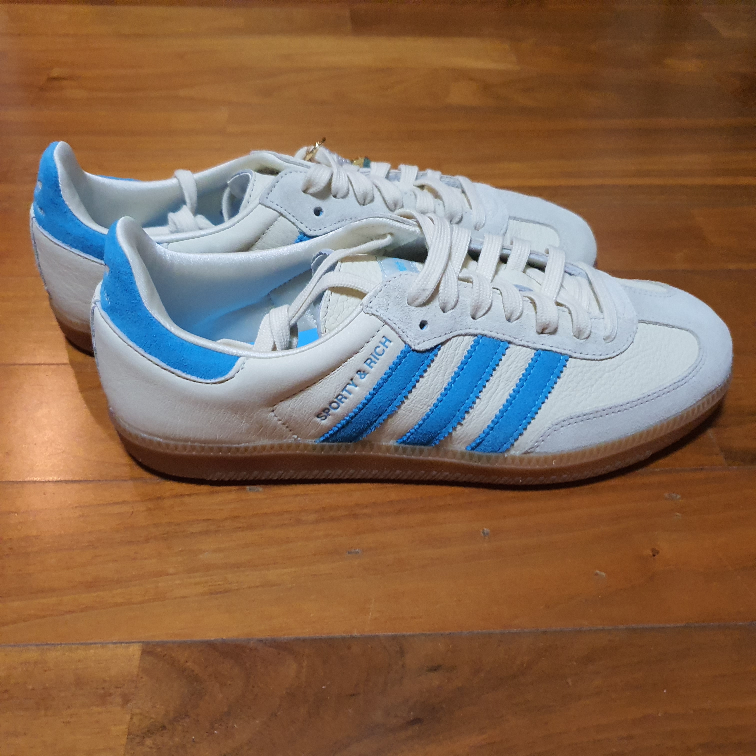 Adidas x Sporty & Rich Samba Cream Blue 착용 스타일