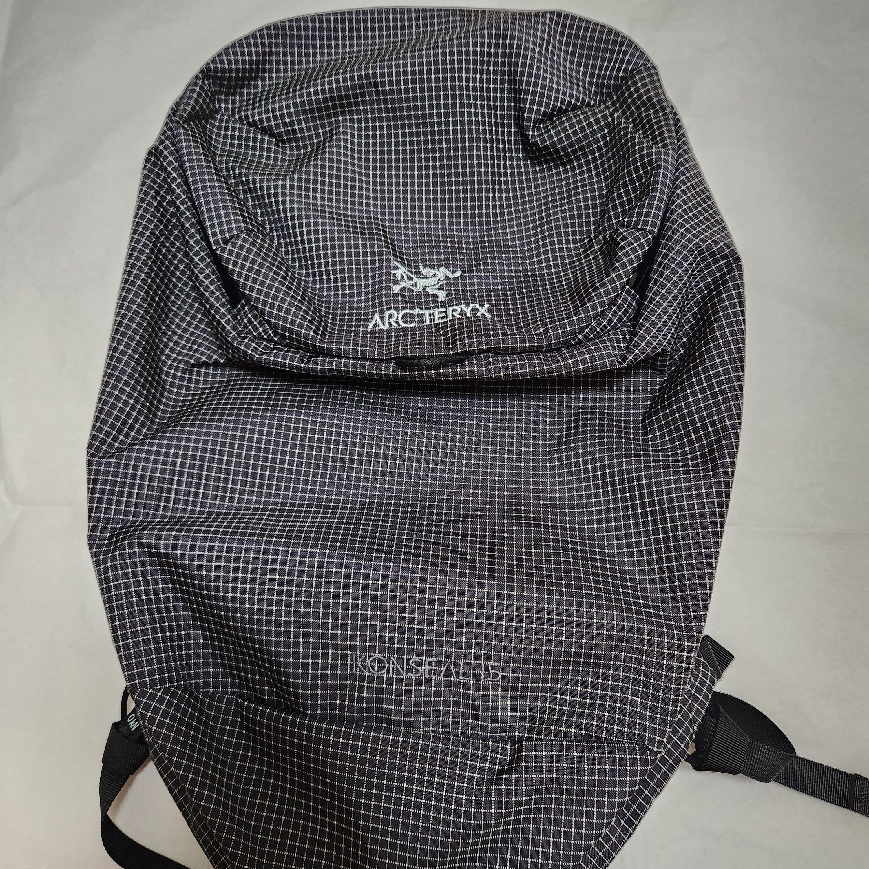 Arc'teryx Konseal 15 Backpack Black 착용 스타일