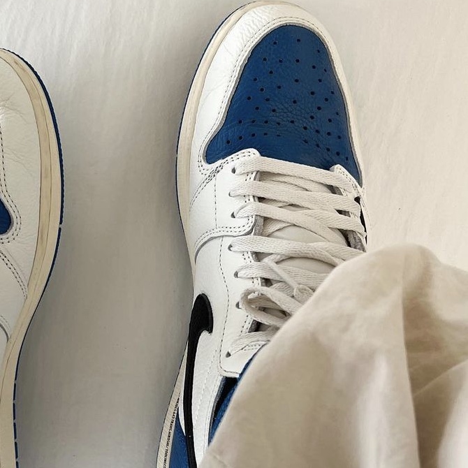 Jordan 1 x Travis Scott x Fragment Retro High OG SP Military Blue 착용 스타일